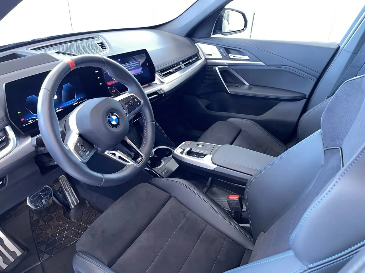 BMW X1 снимка BMW X1