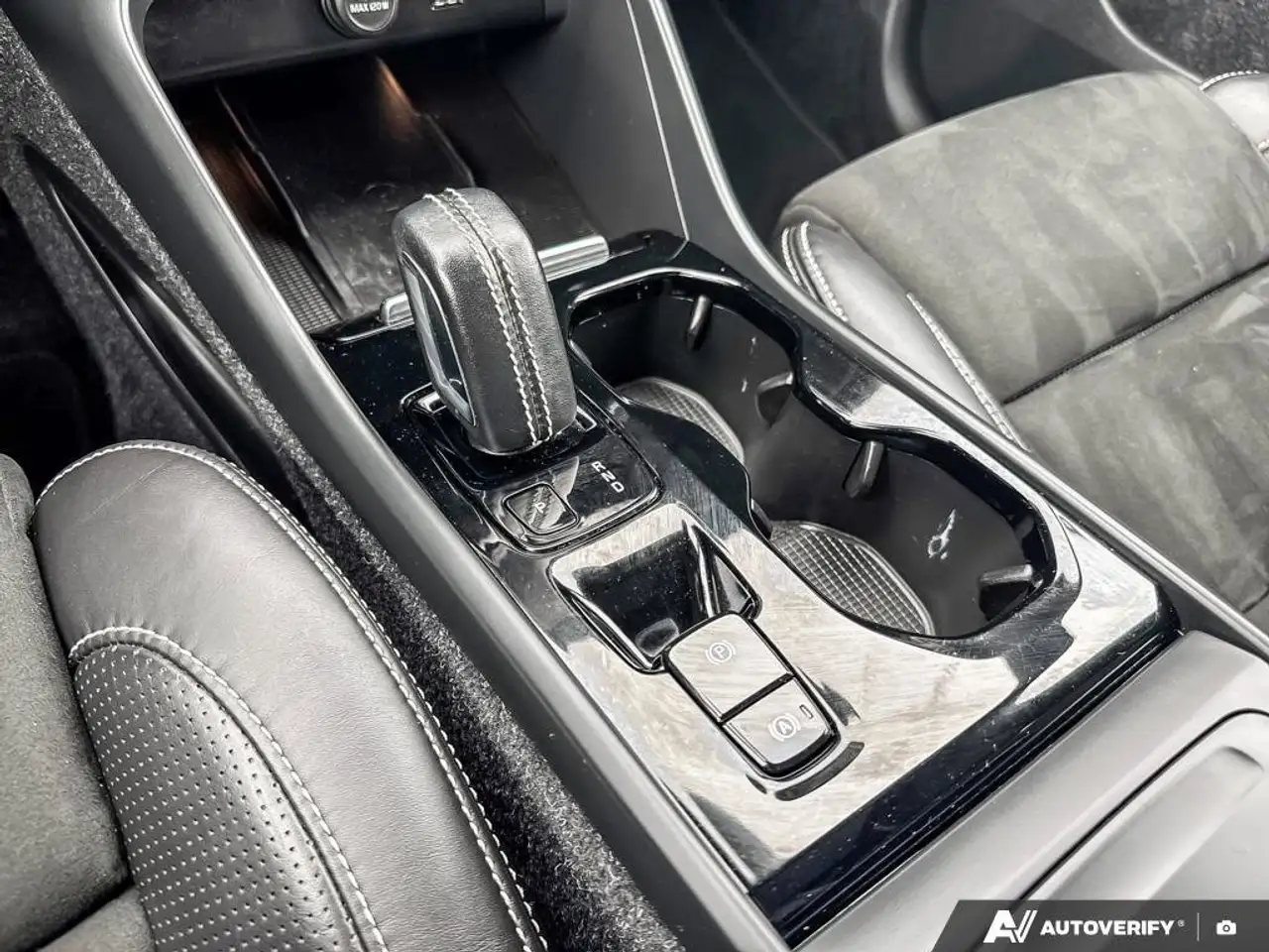 Volvo XC40 снимка Volvo XC40