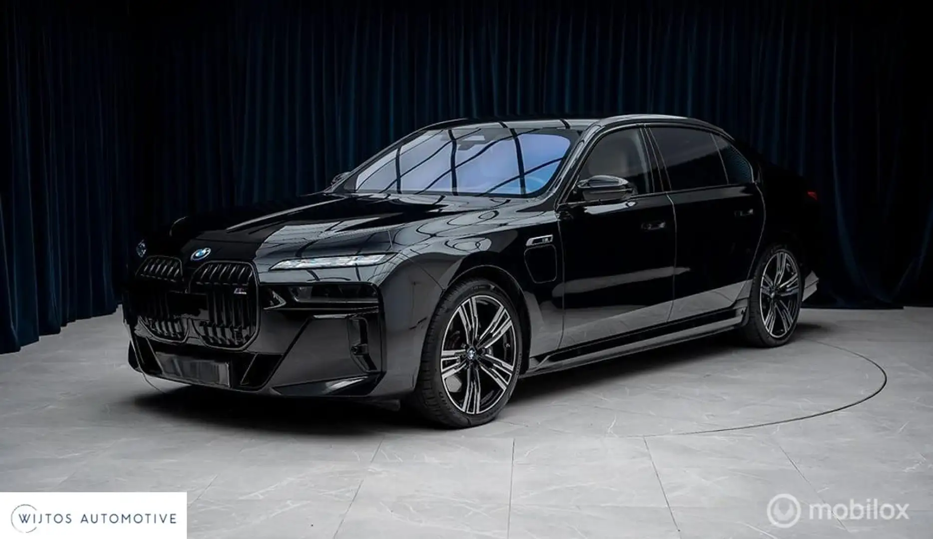 BMW 760 7-serie M760e xDrive Connoisseur Executive Innovat Zwart - 1