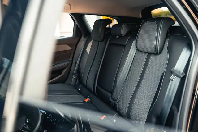 Peugeot 308 view 7