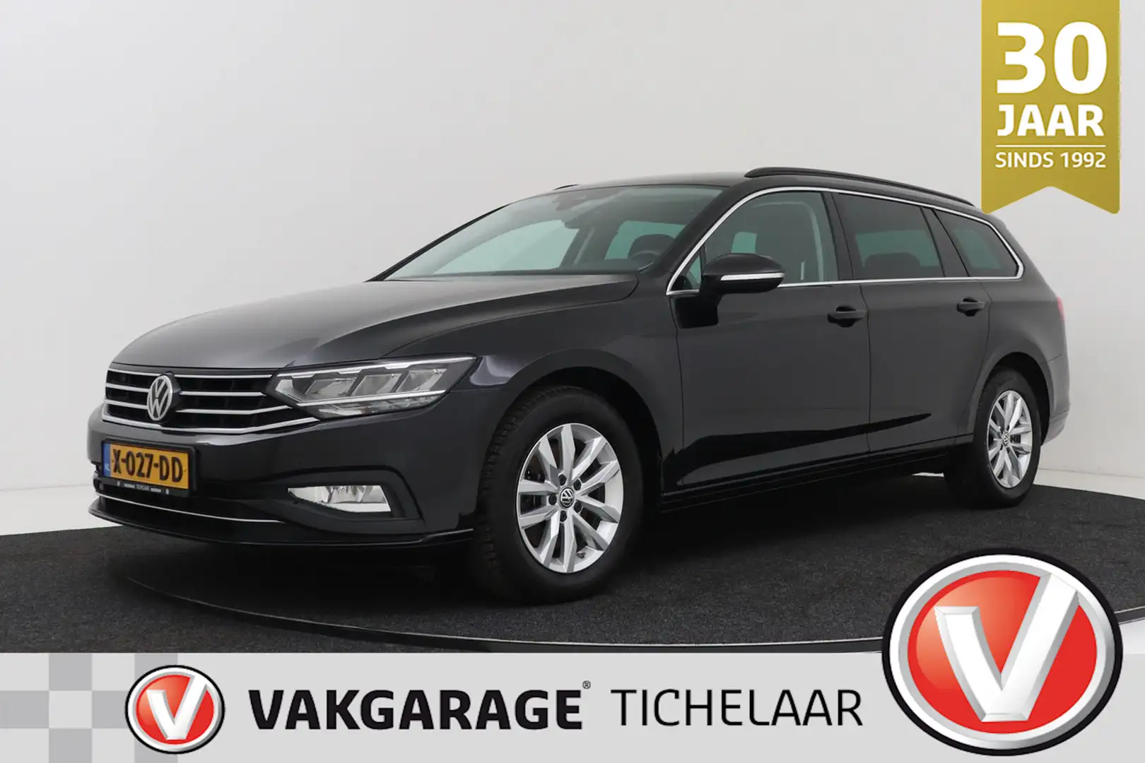 Volkswagen Passat Variant 1.5 TSI Comfort Business | Trekhaak | CarPlay | Na Noir - 1