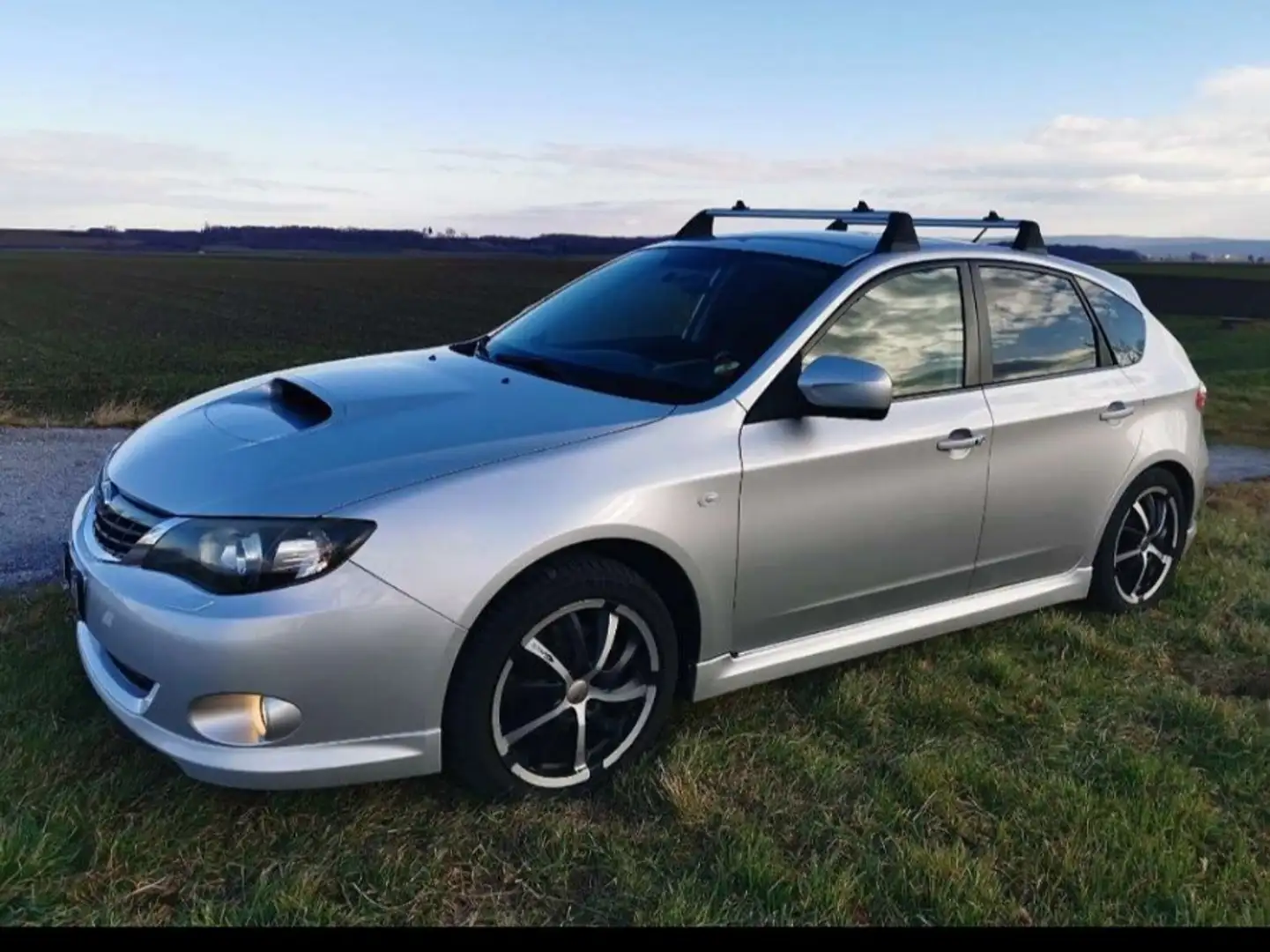 Subaru Impreza Hatchback 2,0D Sport Stříbrná - 1
