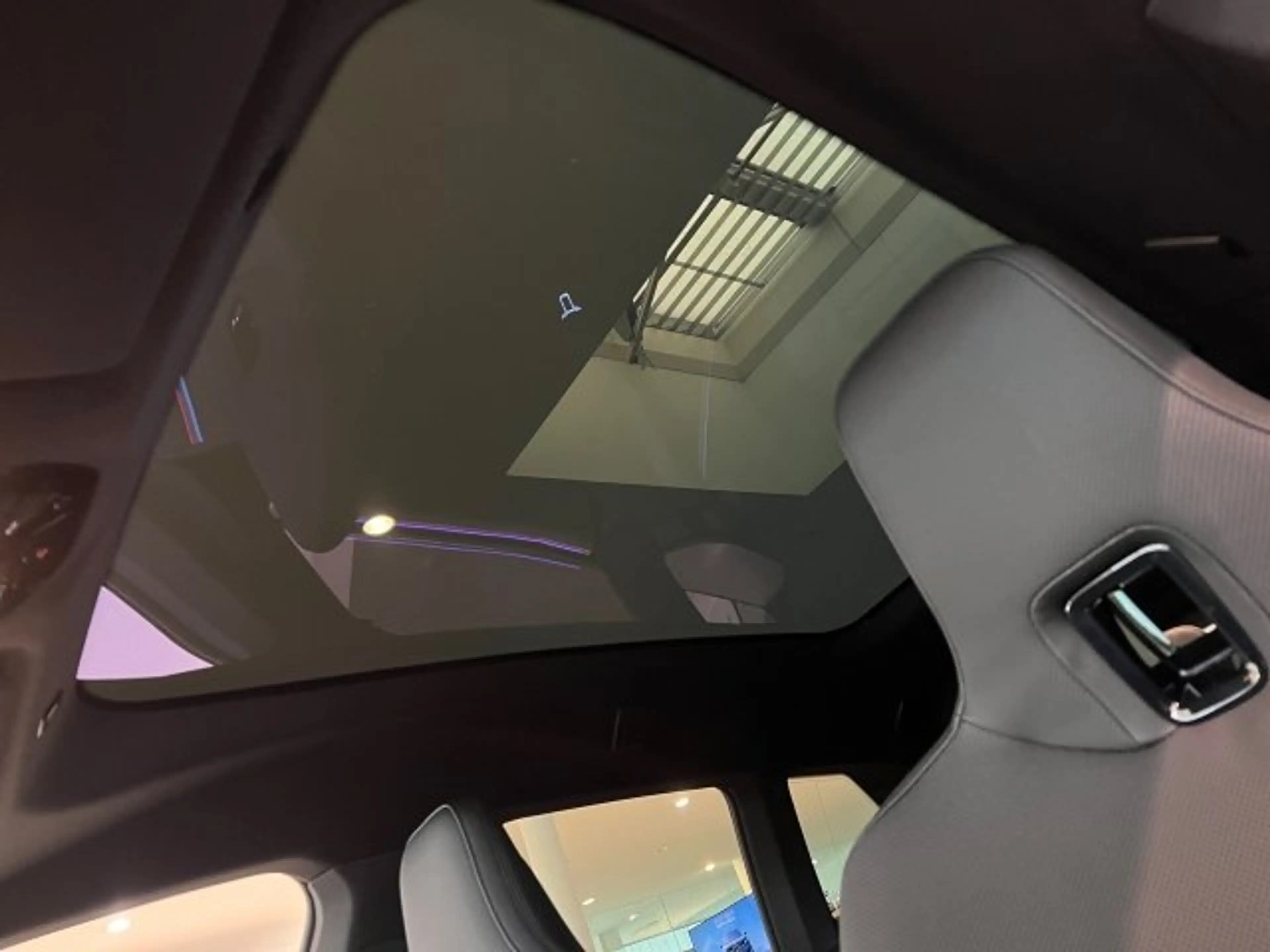 BMW iX xDrive45 — photo 14