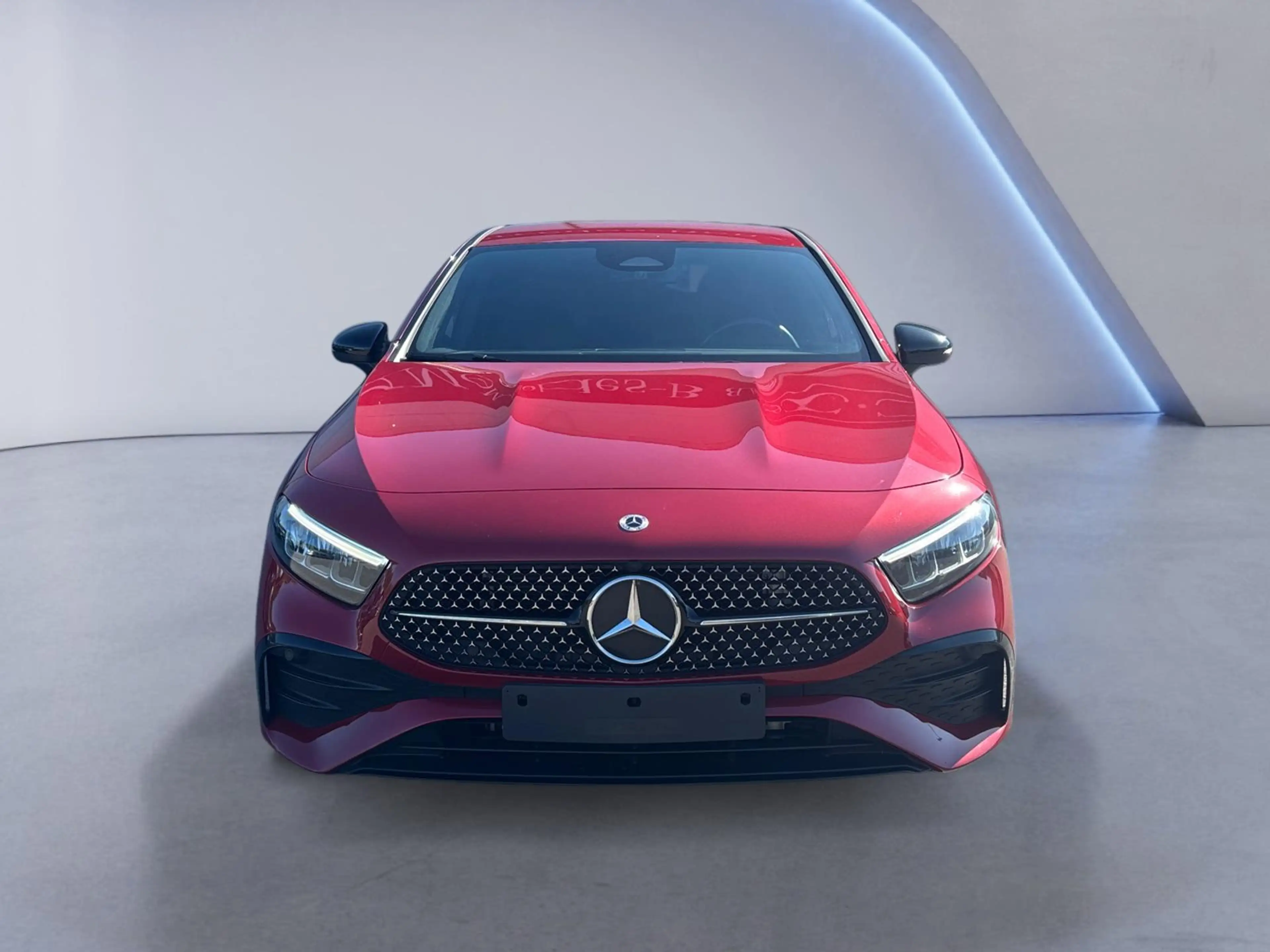 Mercedes-Benz A 180 d AMG Line — photo 2