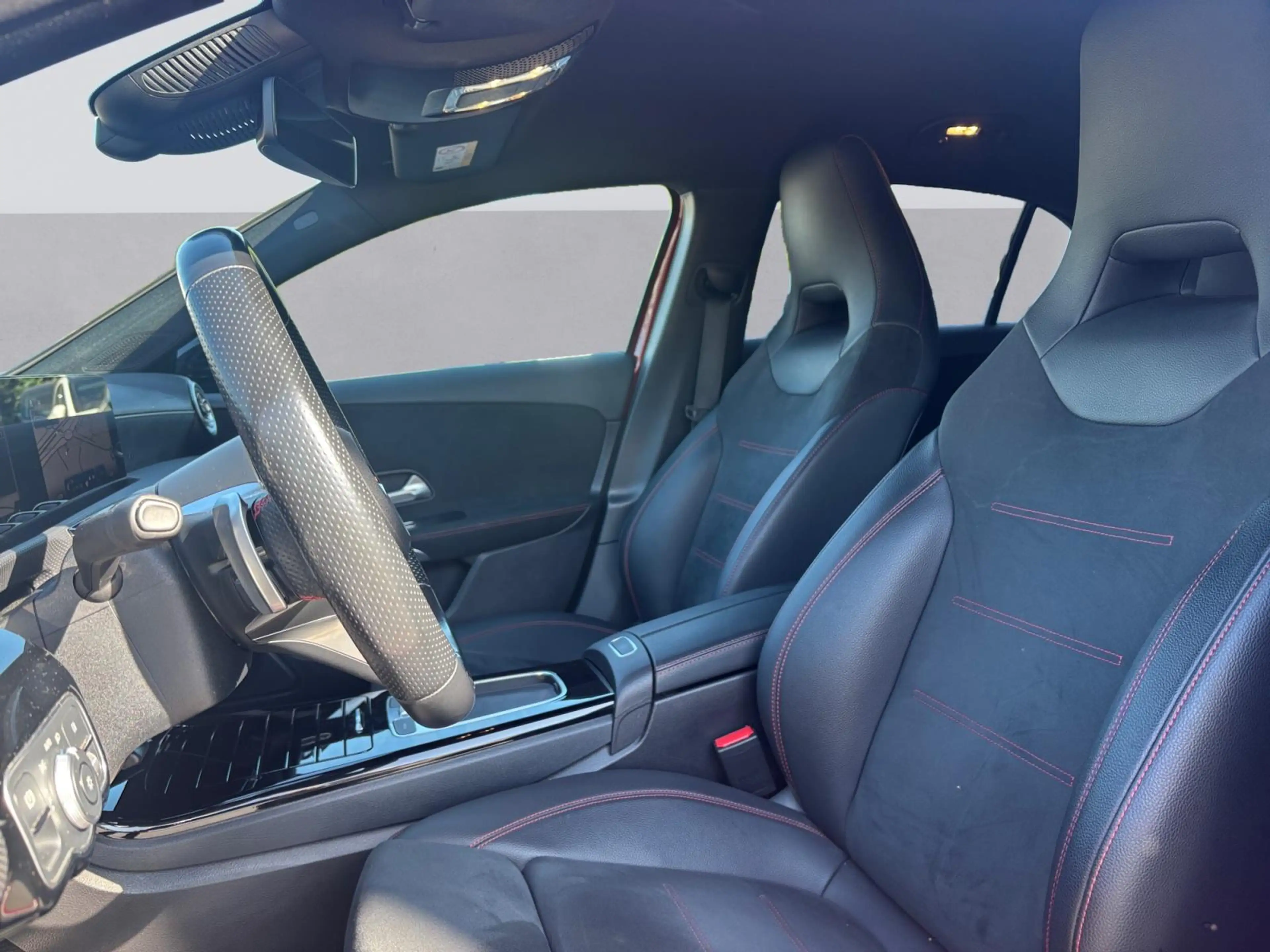 Mercedes-Benz A 180 d AMG Line — photo 9