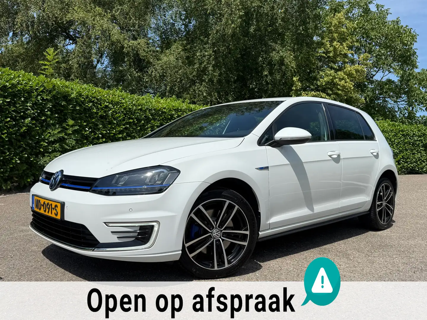 Volkswagen Golf GTE 1.4 TSI Connected Series Automaat | Navi | 17" Vel Alb - 1