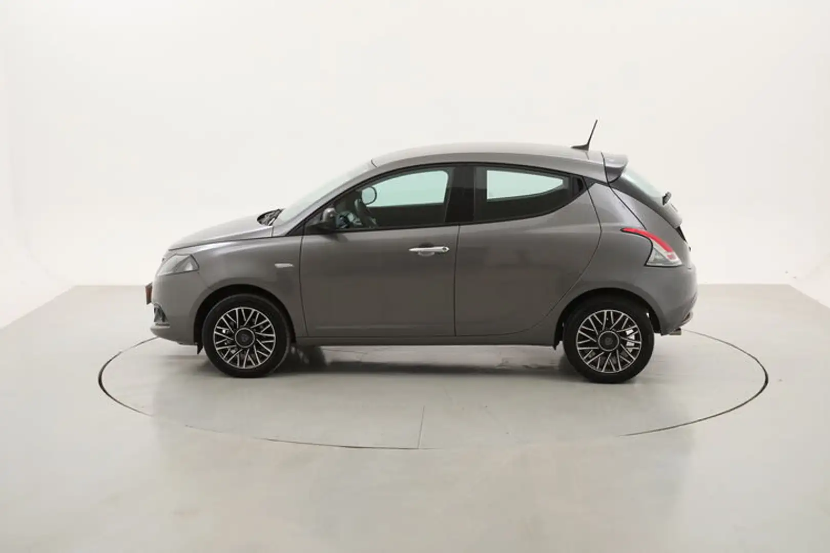 Lancia Ypsilon Hybrid Platino 1.0 Mild Hybrid 70CV Grau - 2