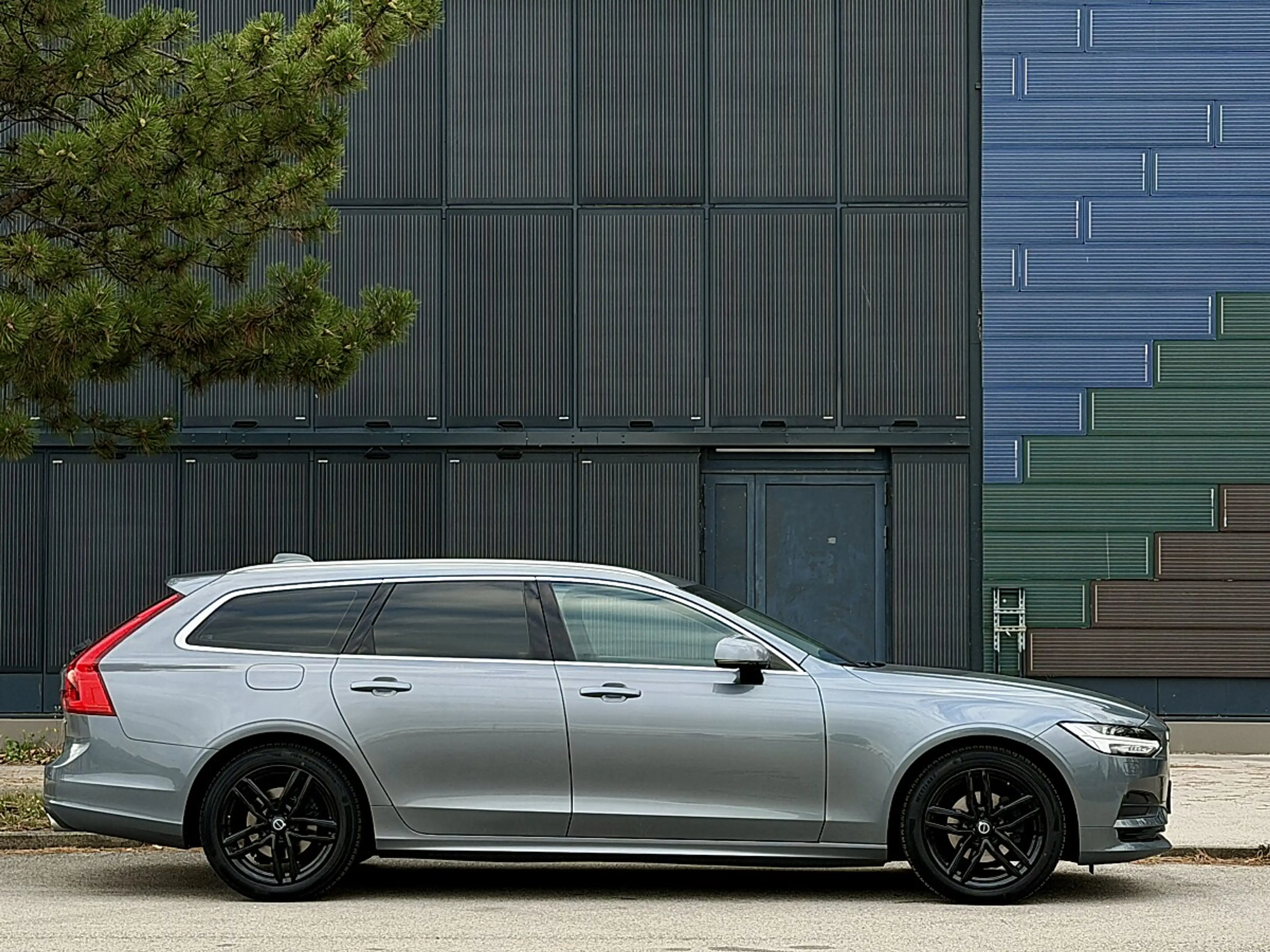 Volvo V90 D4 Momentum // Geartronic // GARANTIE // LEDER — photo 7