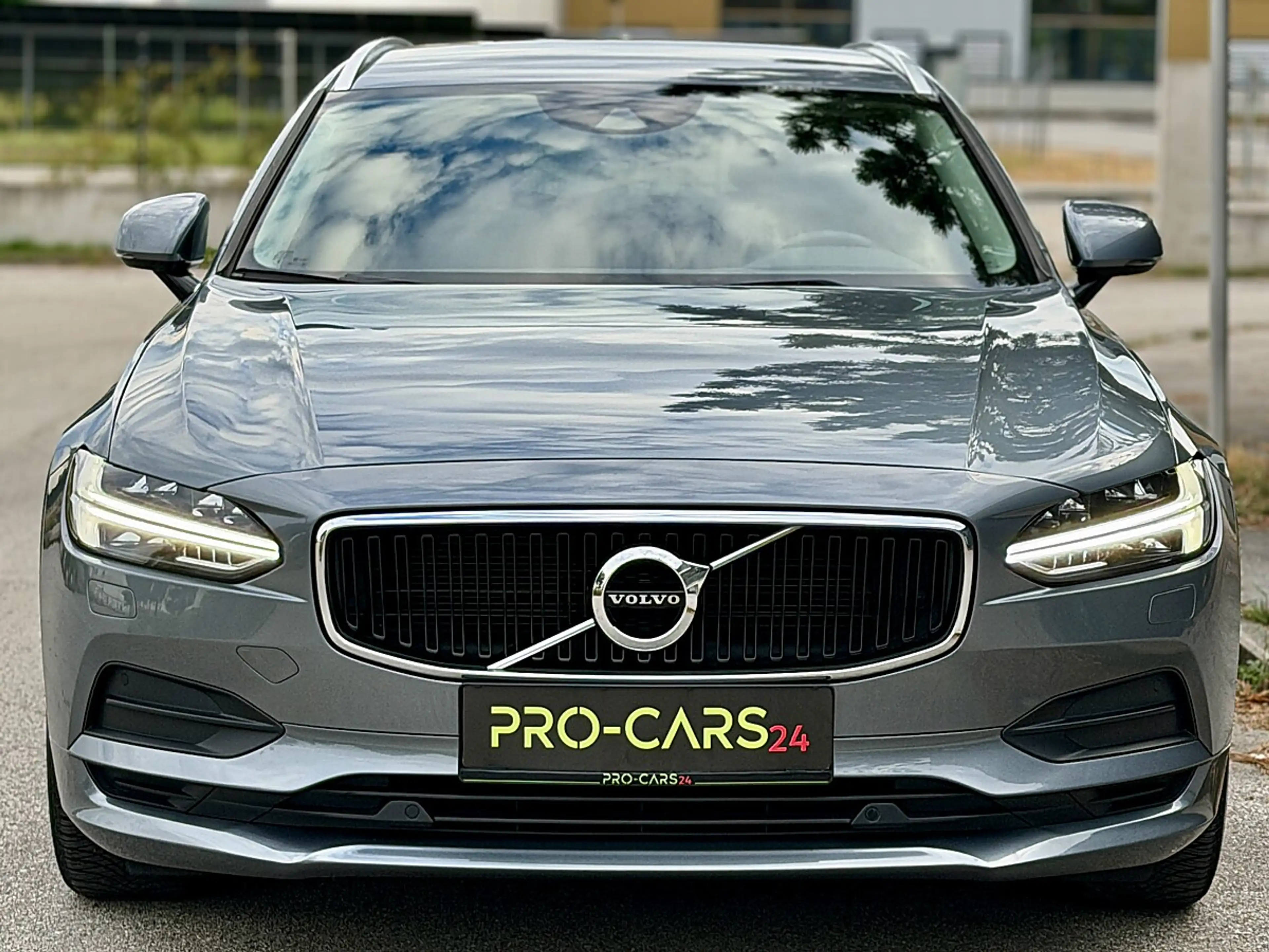 Volvo V90 D4 Momentum // Geartronic // GARANTIE // LEDER — photo 9