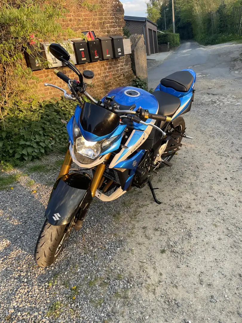 Suzuki GSR 750 pot yoshimura - 1