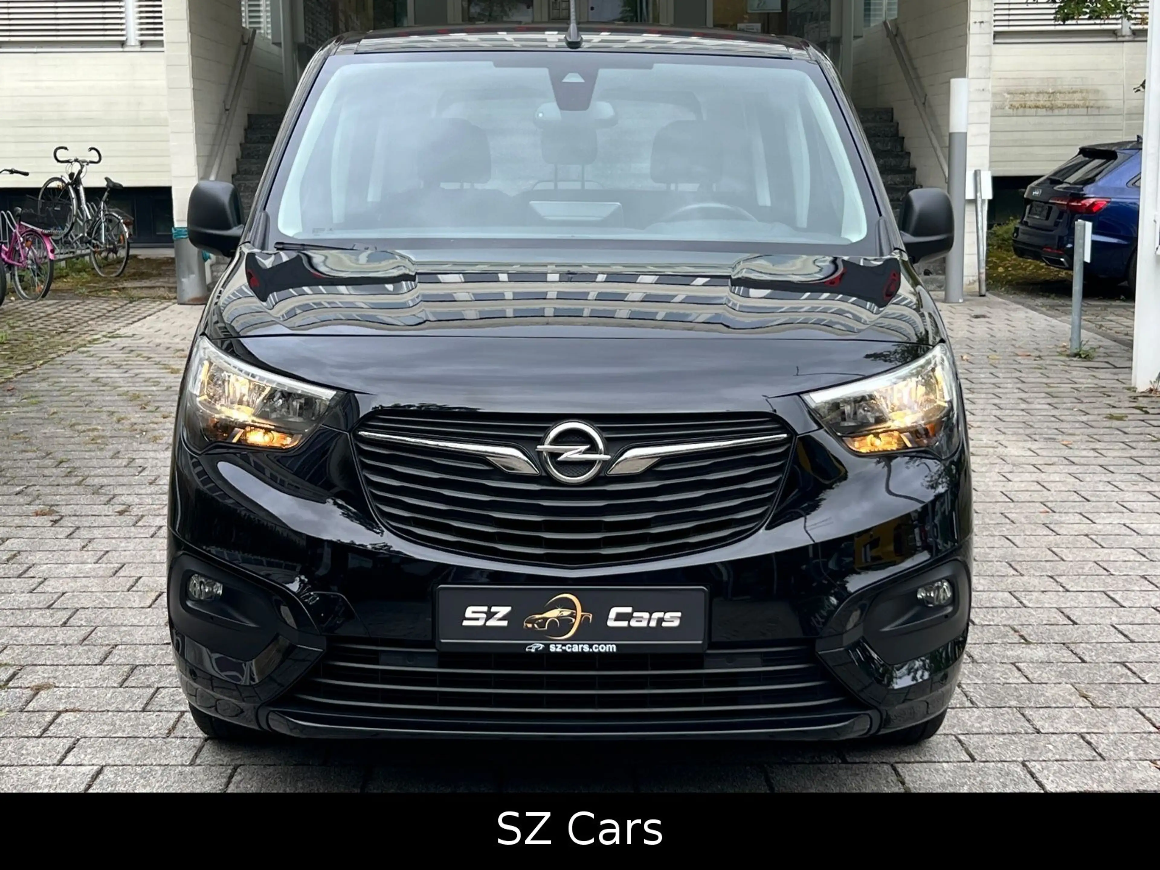 Opel Combo Life E Edition NAVI SHZ TEMP PDC 2.HAND — photo 3