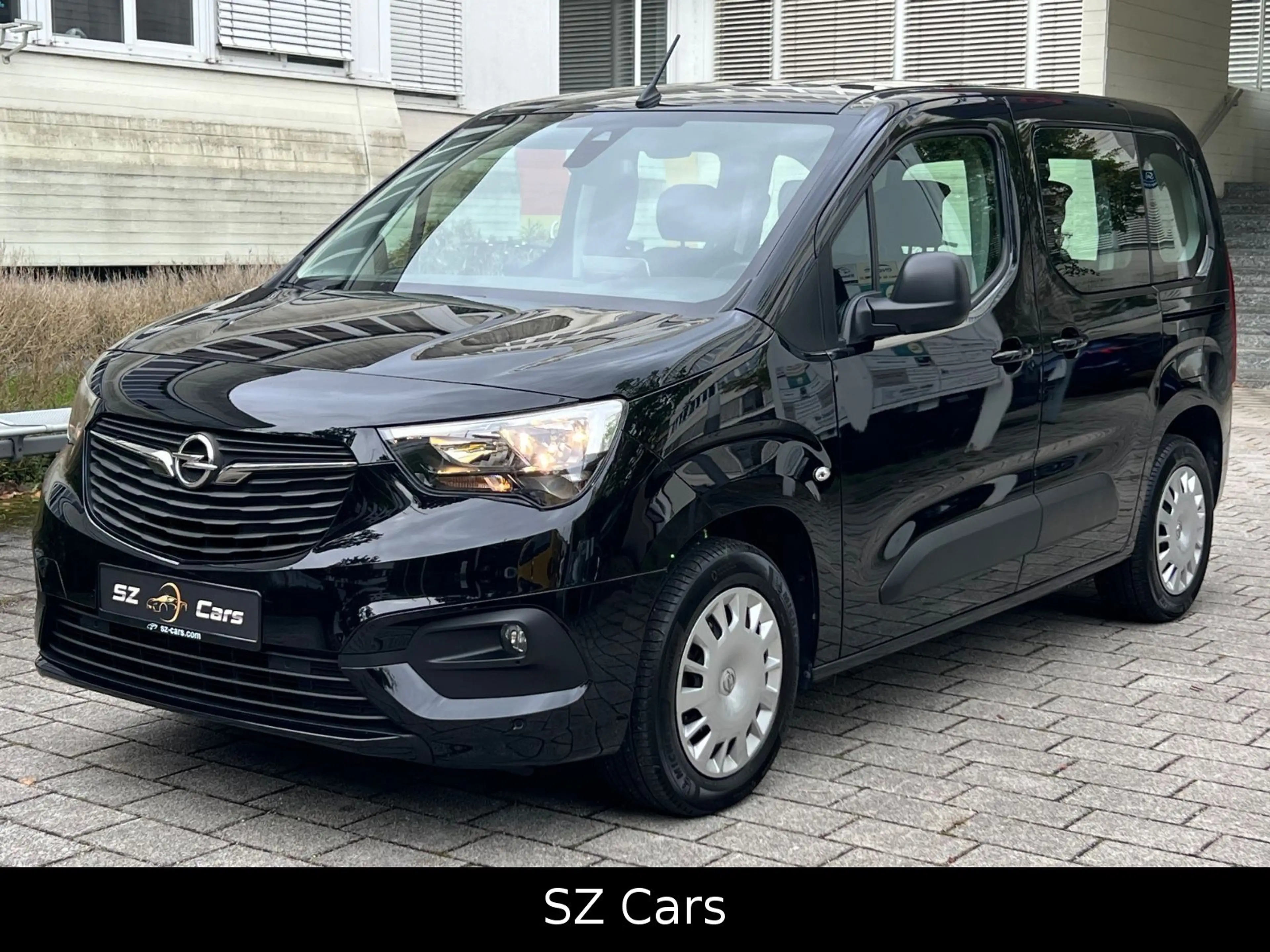 Opel Combo Life E Edition NAVI SHZ TEMP PDC 2.HAND — photo 10