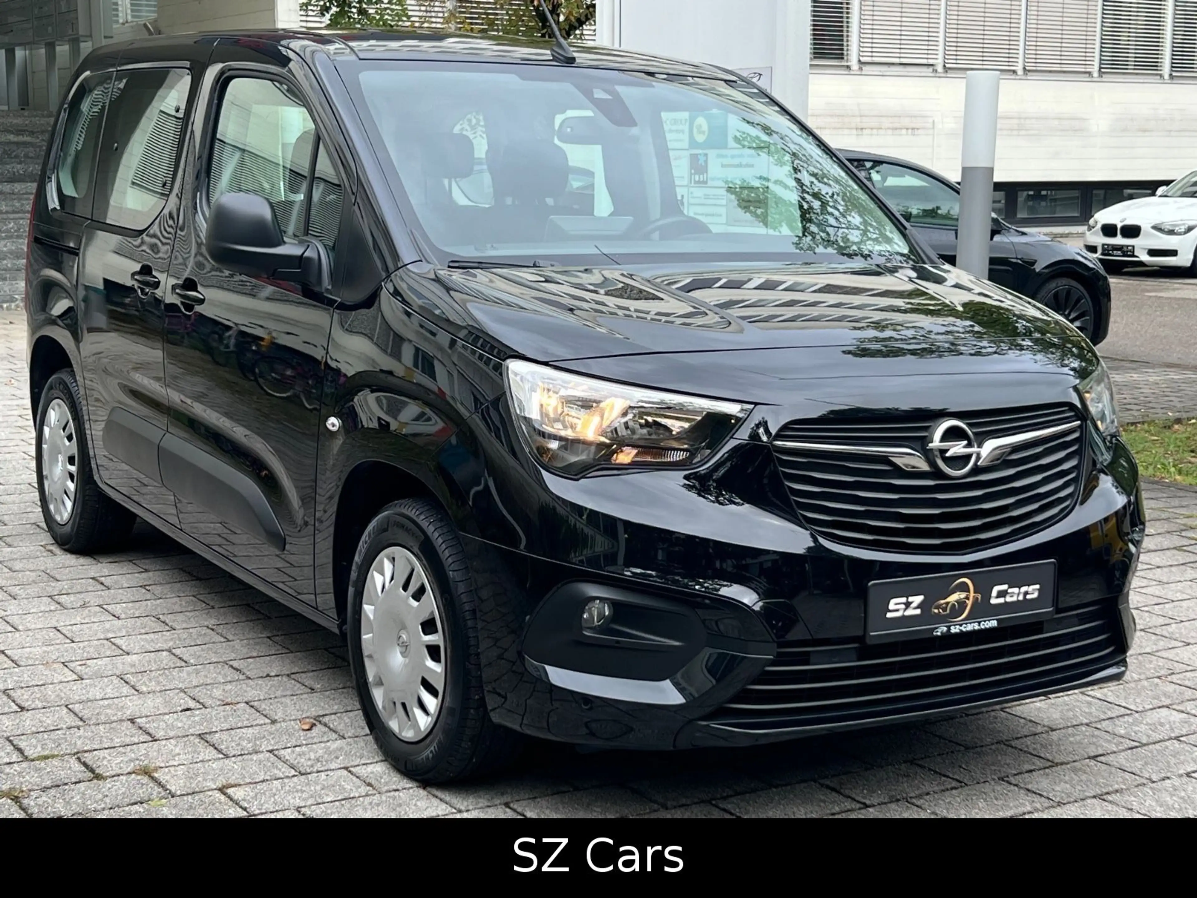 Opel Combo Life E Edition NAVI SHZ TEMP PDC 2.HAND — photo 4