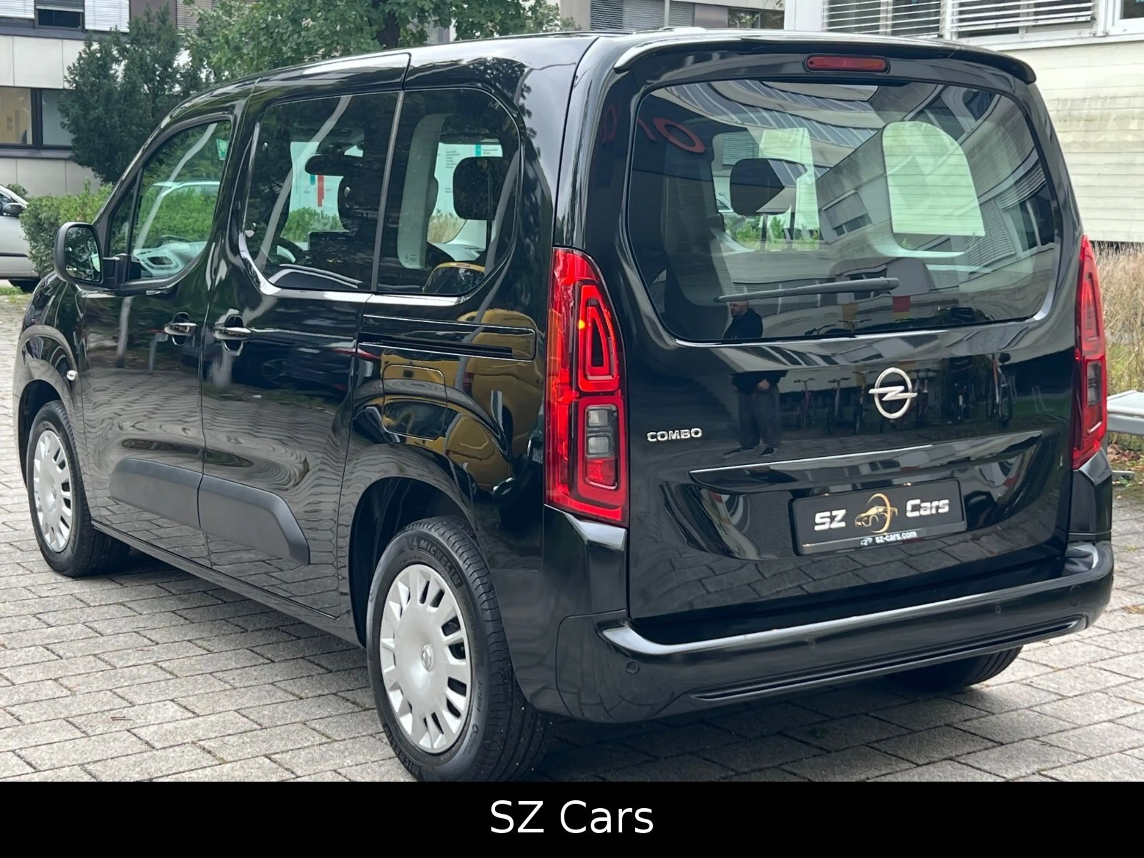 Opel Combo Life E Edition NAVI SHZ TEMP PDC 2.HAND — photo 8