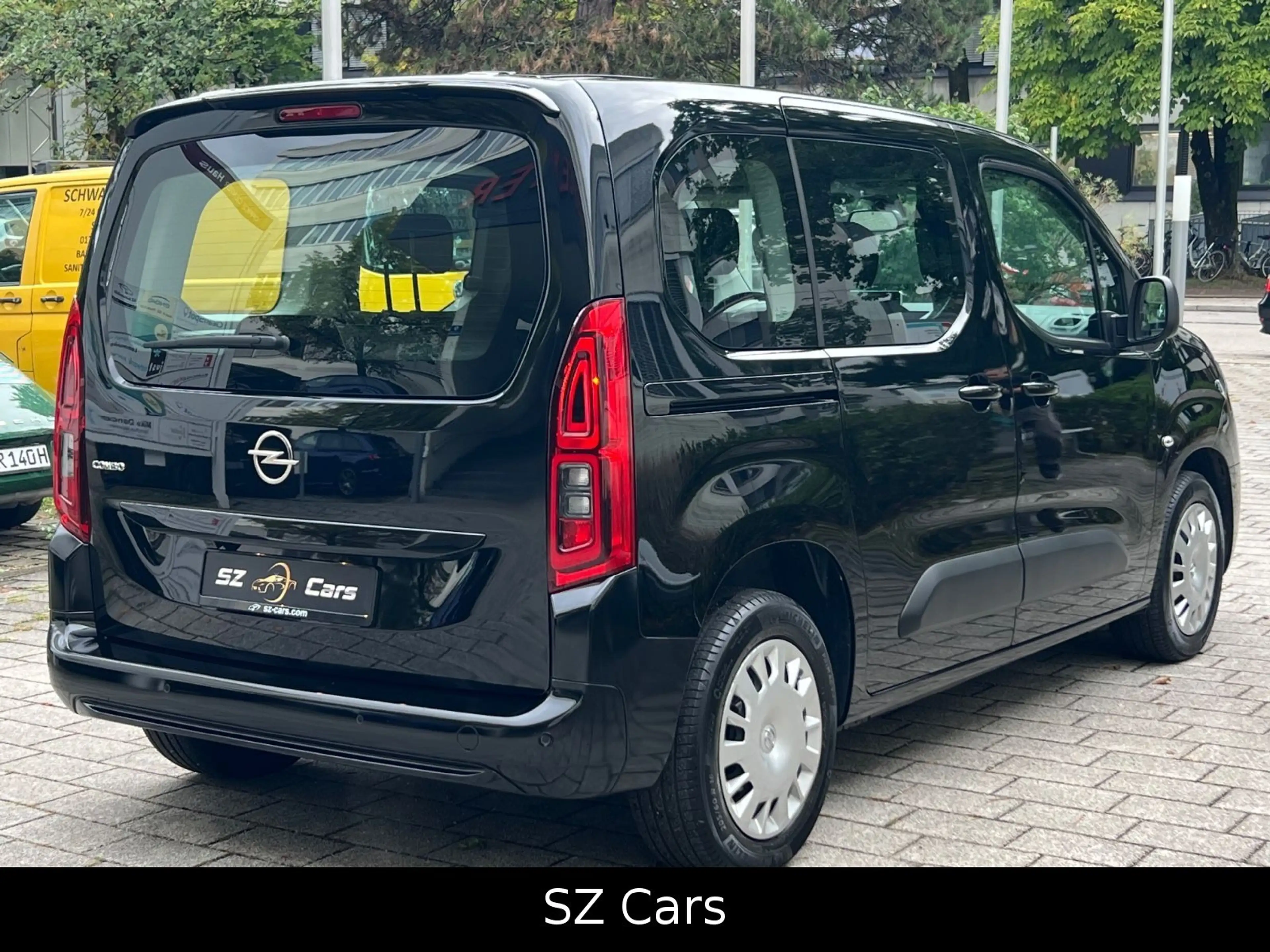 Opel Combo Life E Edition NAVI SHZ TEMP PDC 2.HAND — photo 6