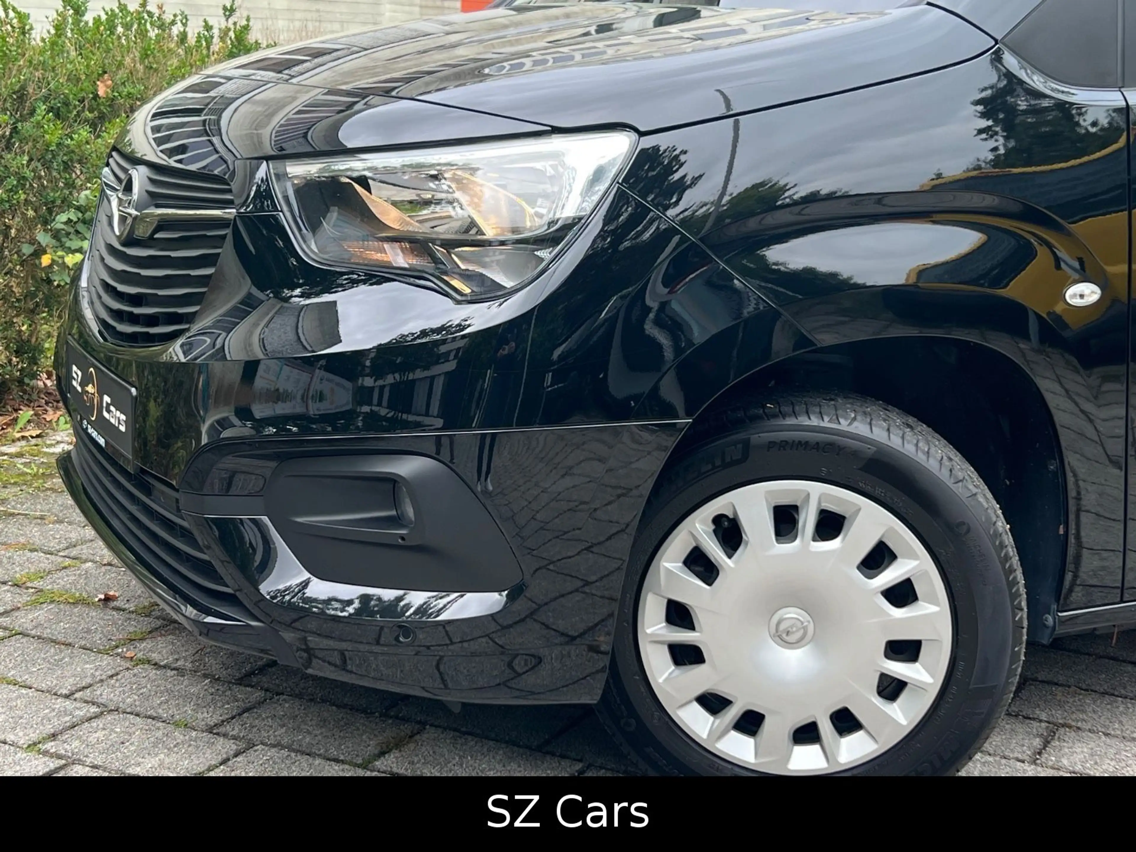 Opel Combo Life E Edition NAVI SHZ TEMP PDC 2.HAND — photo 2
