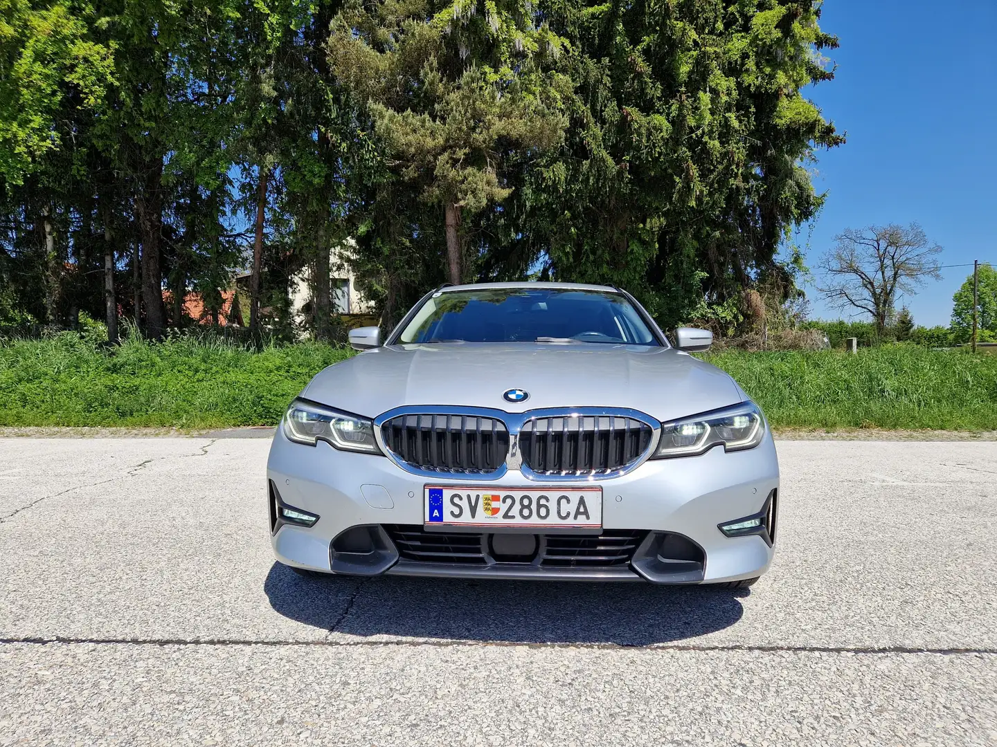 BMW 320 320d Touring Aut. Silber - 1