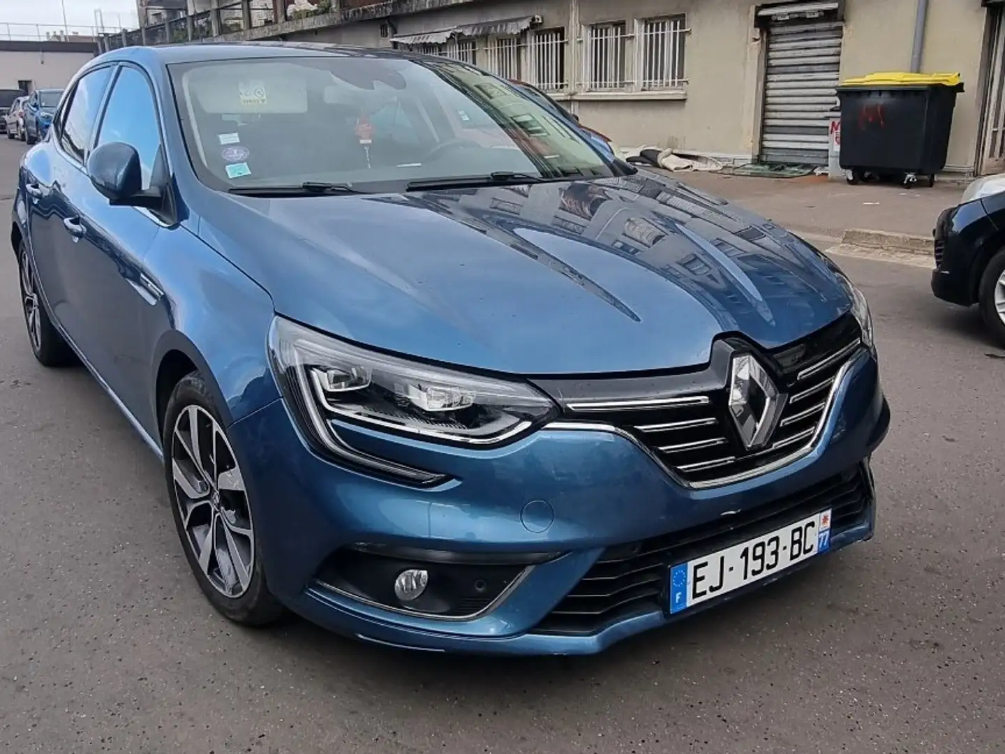 Renault Megane IV BERLINE 1.2 TCe 130 CV Energy Intens Limited B - 2