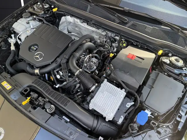 Mercedes-Benz Cla view 13