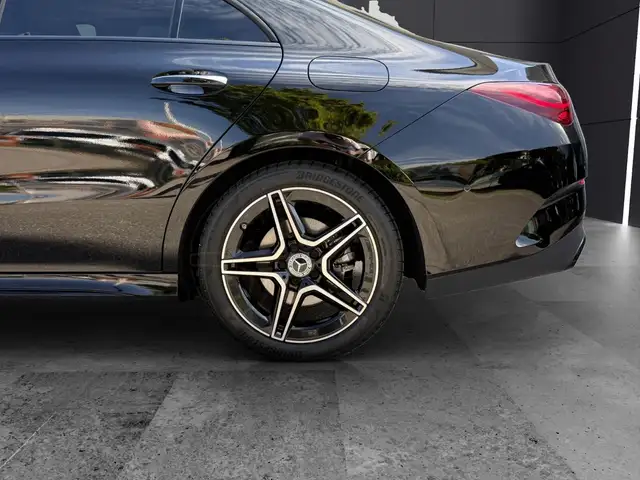 Mercedes-Benz Cla view 10