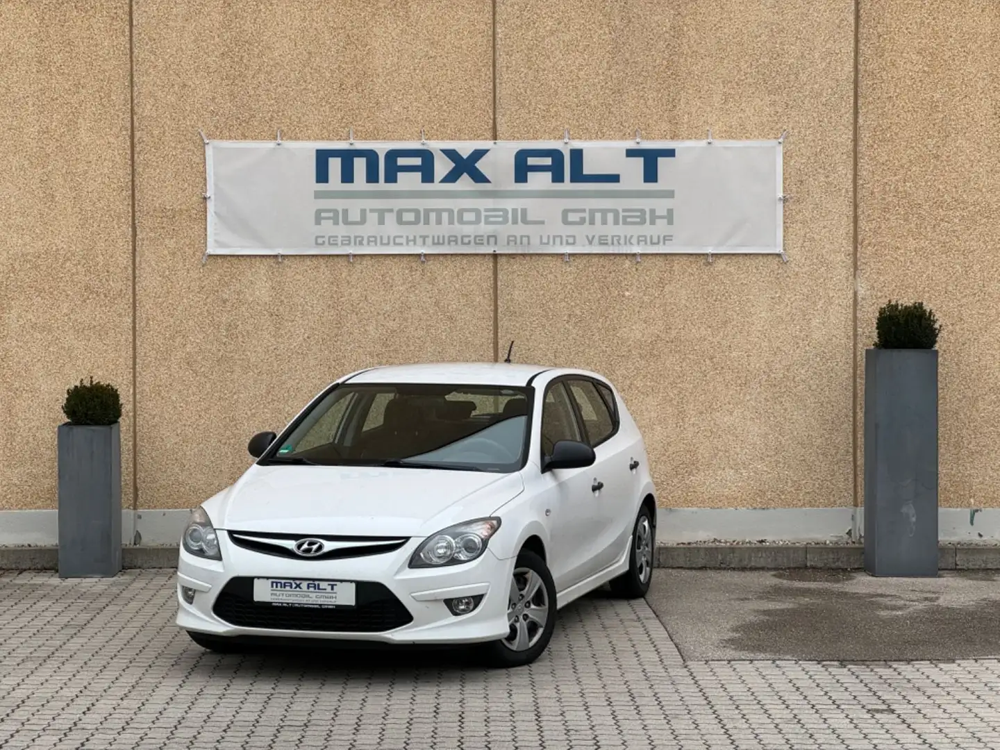 Hyundai i30 1.4 / Klima/Radio/CD/HU 10.2025/ Bílá - 1