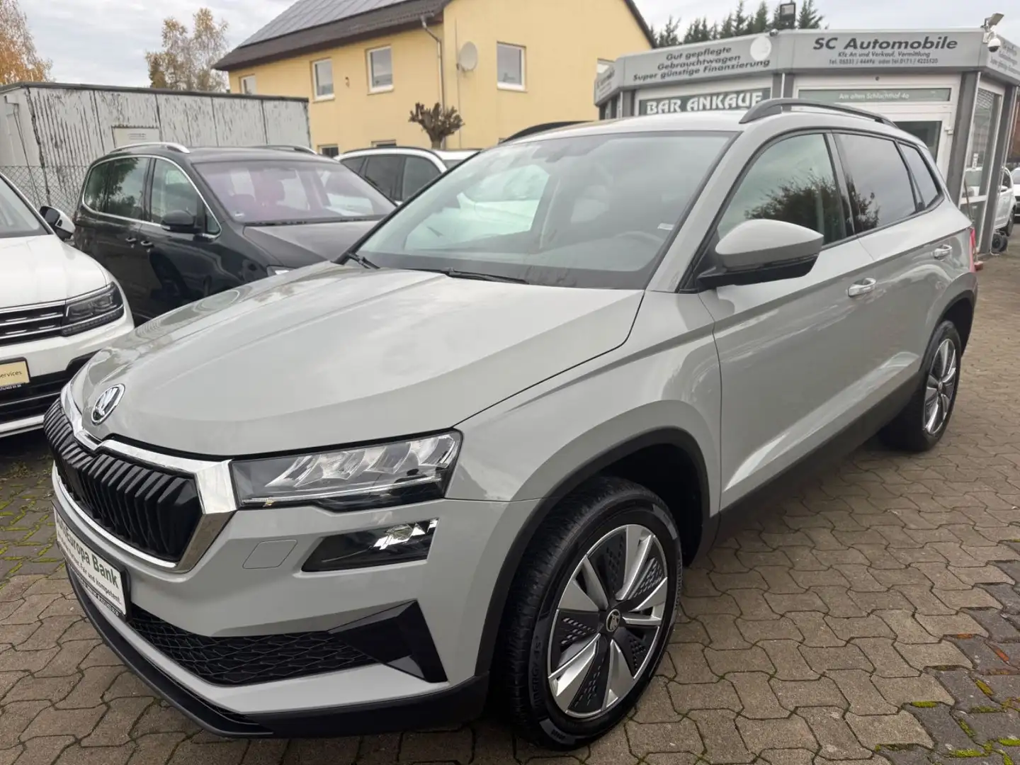 Skoda Karoq Ambition Grau - 1