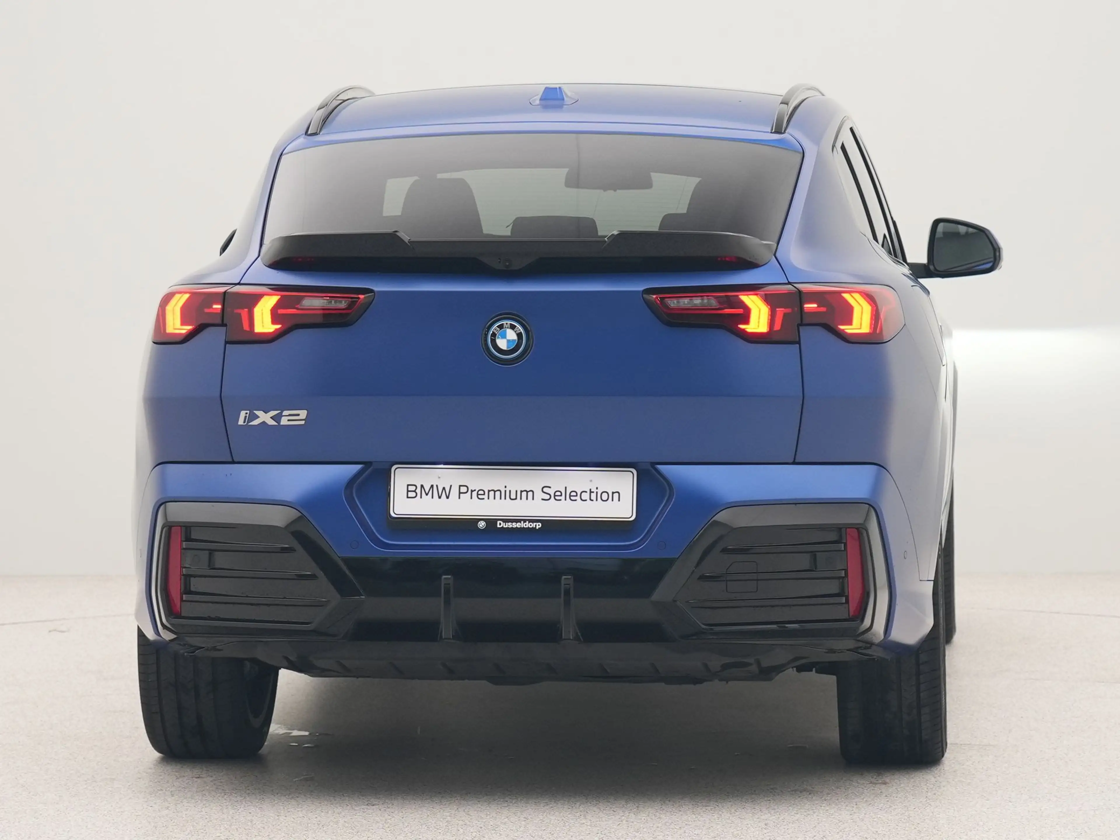 BMW iX2 eDrive20 67 kWh SoH 100% — photo 9