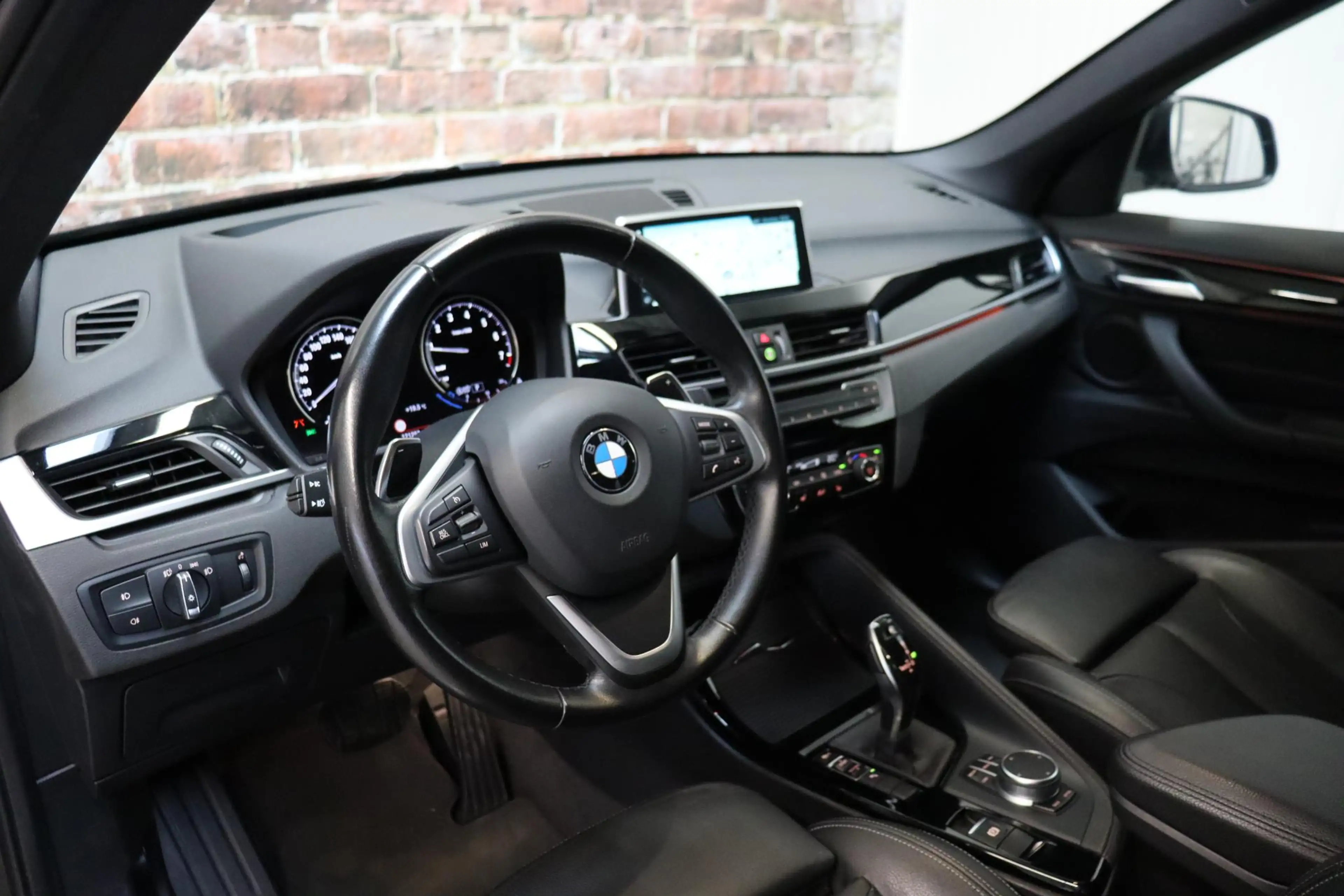 BMW X1 sDrive20i High Executive Sport Line Automaat / Hea — photo 14