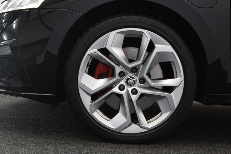 Skoda Octavia Combi 1.4 TSI RS 245 PK iV PHEV Business, Trekhaak — photo 21