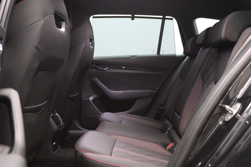 Skoda Octavia Combi 1.4 TSI RS 245 PK iV PHEV Business, Trekhaak — photo 35
