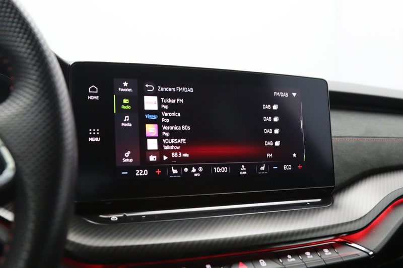 Skoda Octavia Combi 1.4 TSI RS 245 PK iV PHEV Business, Trekhaak — photo 16
