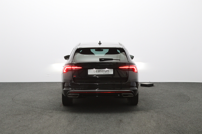 Skoda Octavia Combi 1.4 TSI RS 245 PK iV PHEV Business, Trekhaak — photo 11