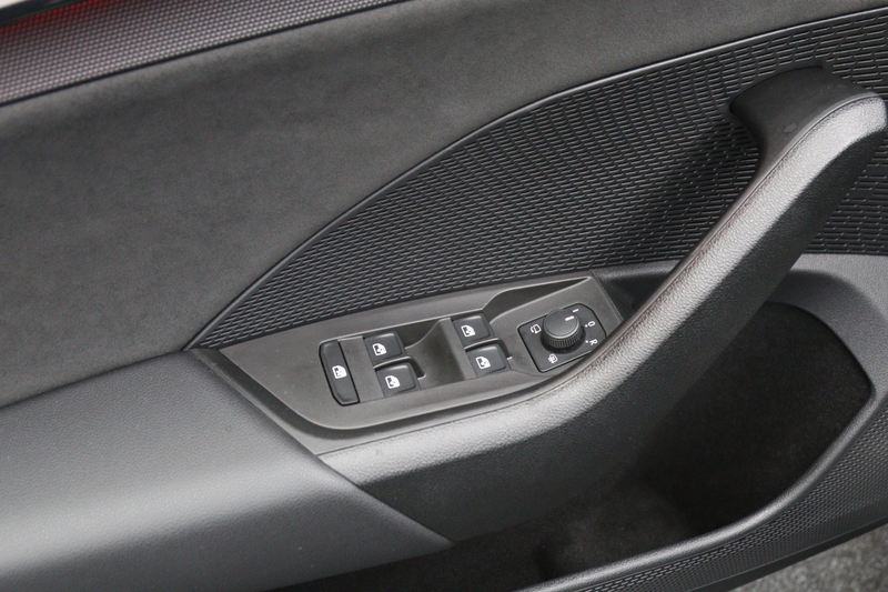 Skoda Octavia Combi 1.4 TSI RS 245 PK iV PHEV Business, Trekhaak — photo 32