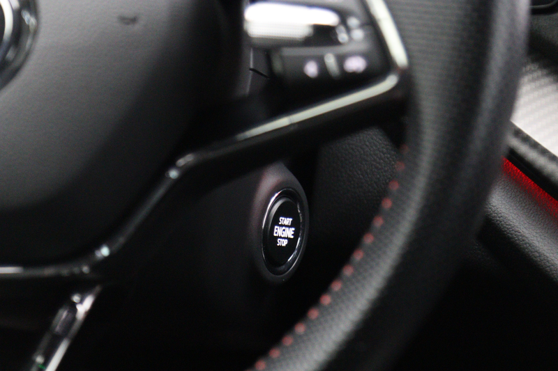 Skoda Octavia Combi 1.4 TSI RS 245 PK iV PHEV Business, Trekhaak — photo 9