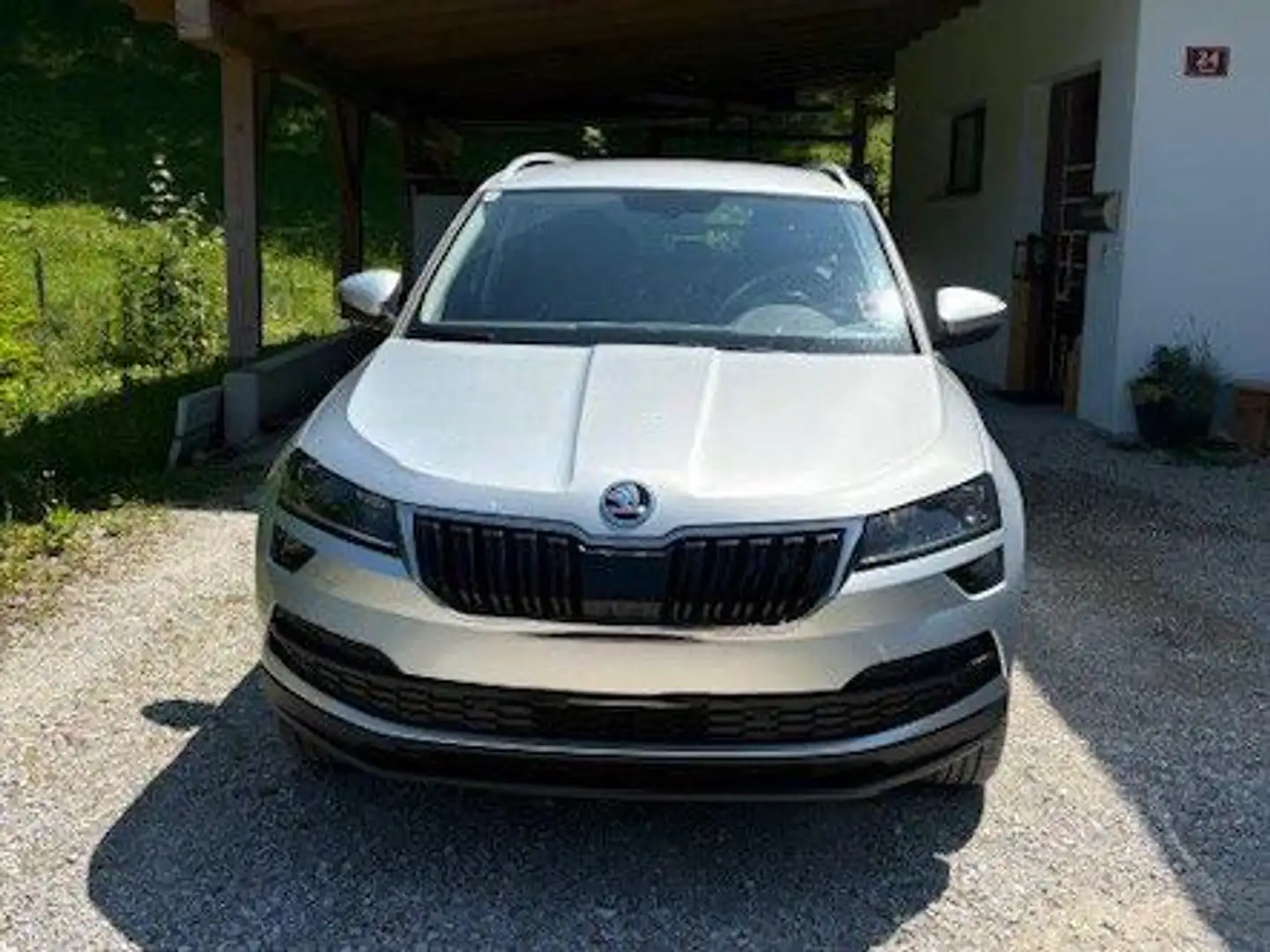 Skoda Karoq 1,6 TDI Style Limited Silber - 1