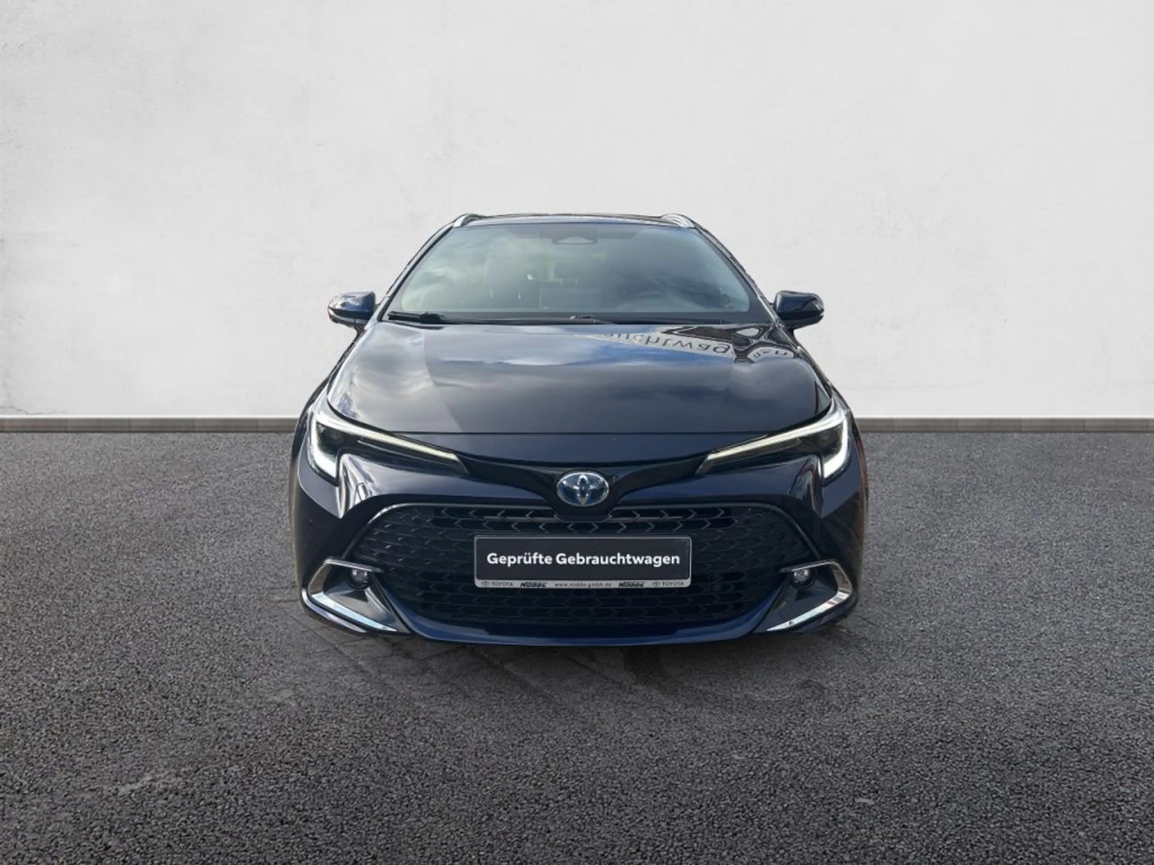 Toyota Corolla 2.0 Hybrid Touring Sports Team Deutschland — photo 2