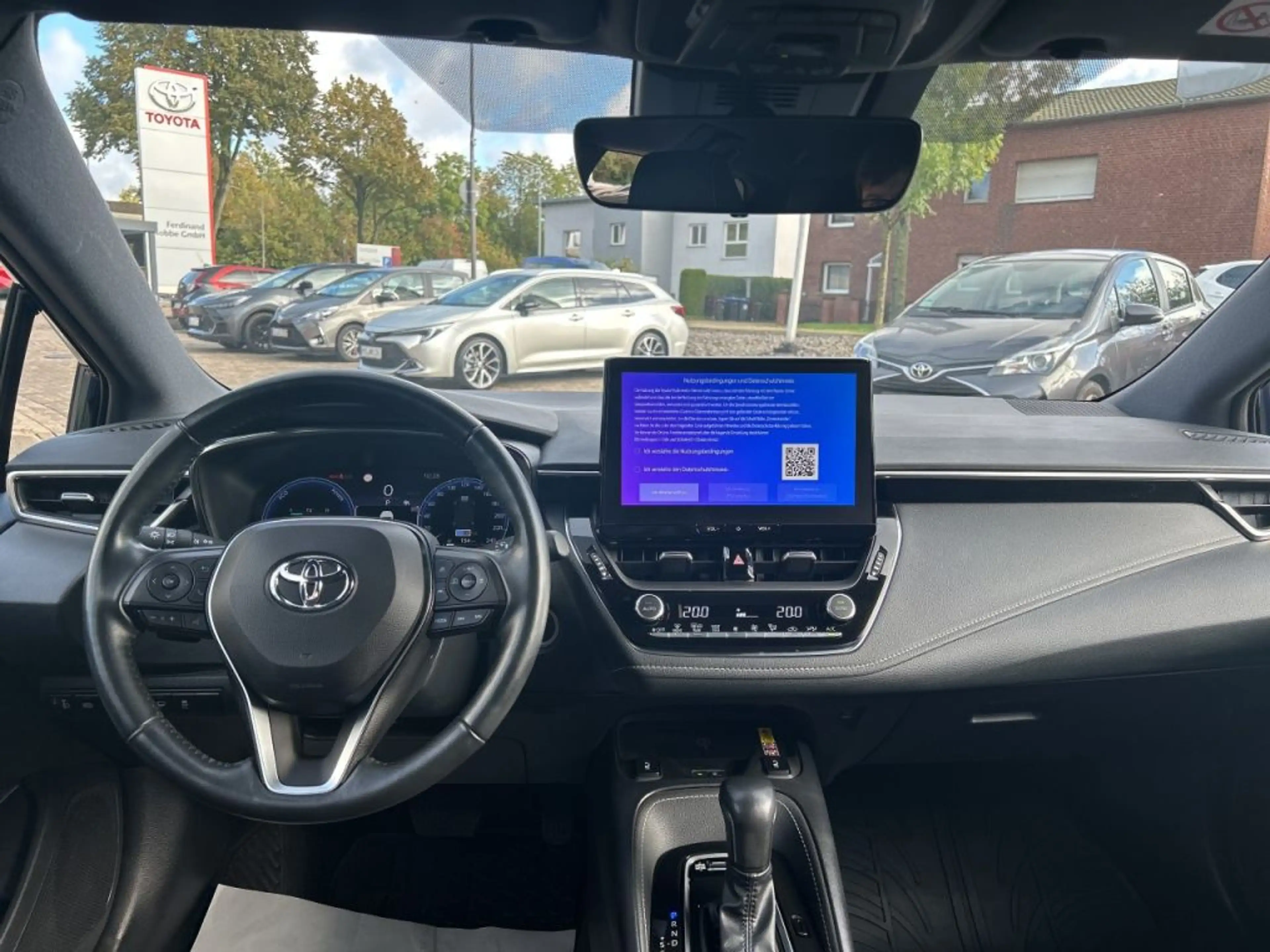 Toyota Corolla 2.0 Hybrid Touring Sports Team Deutschland — photo 10