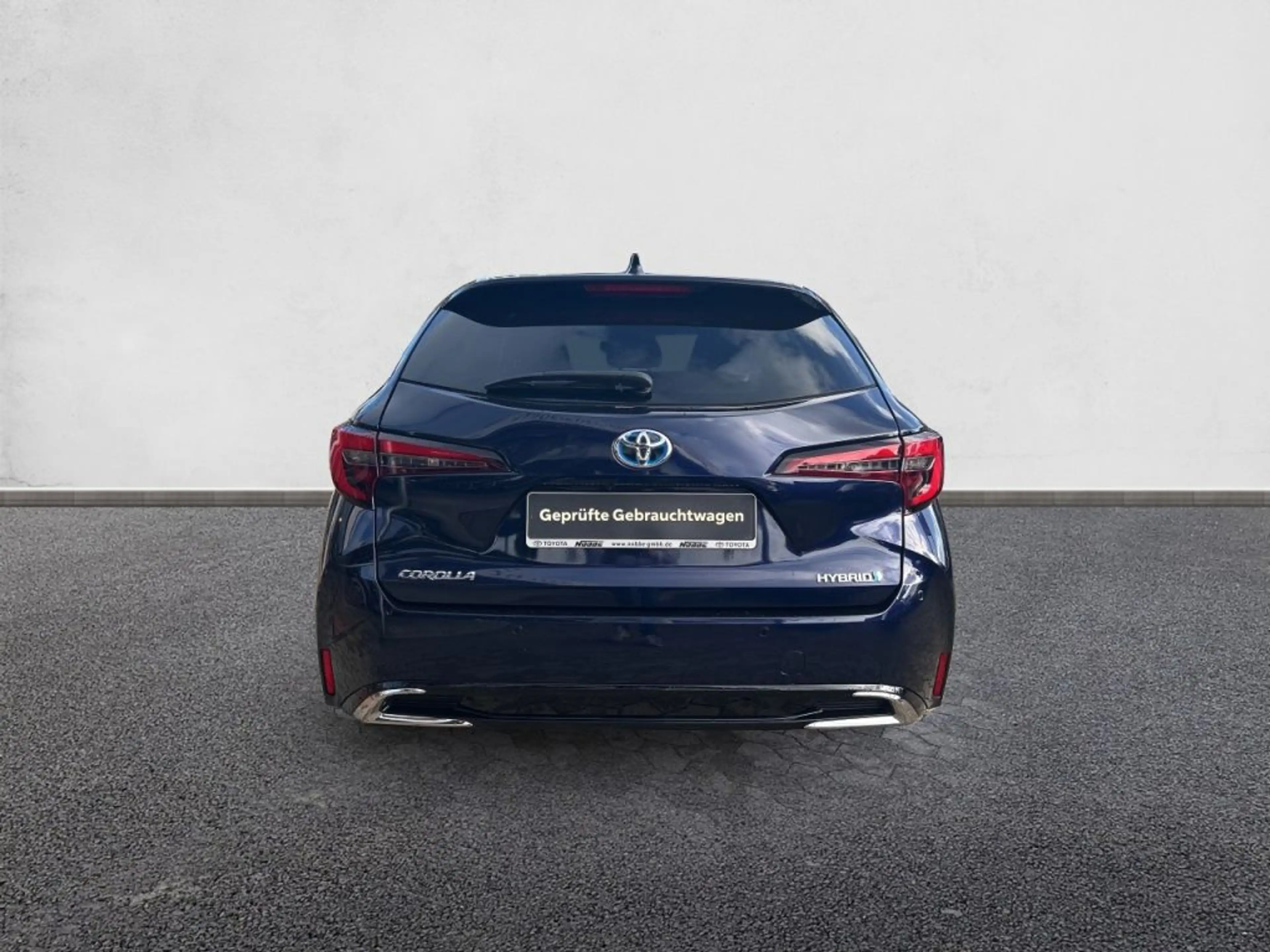 Toyota Corolla 2.0 Hybrid Touring Sports Team Deutschland — photo 5