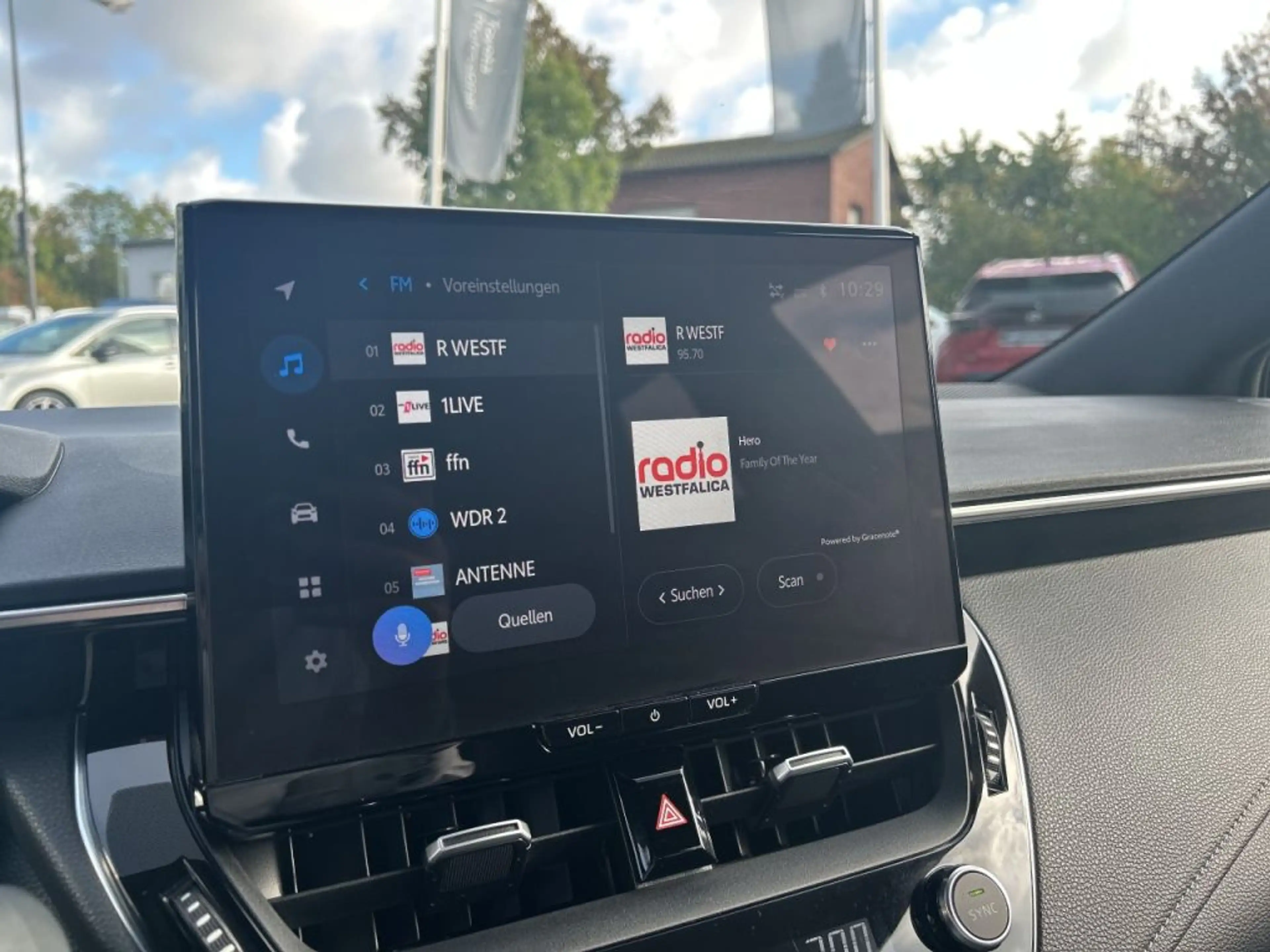 Toyota Corolla 2.0 Hybrid Touring Sports Team Deutschland — photo 14