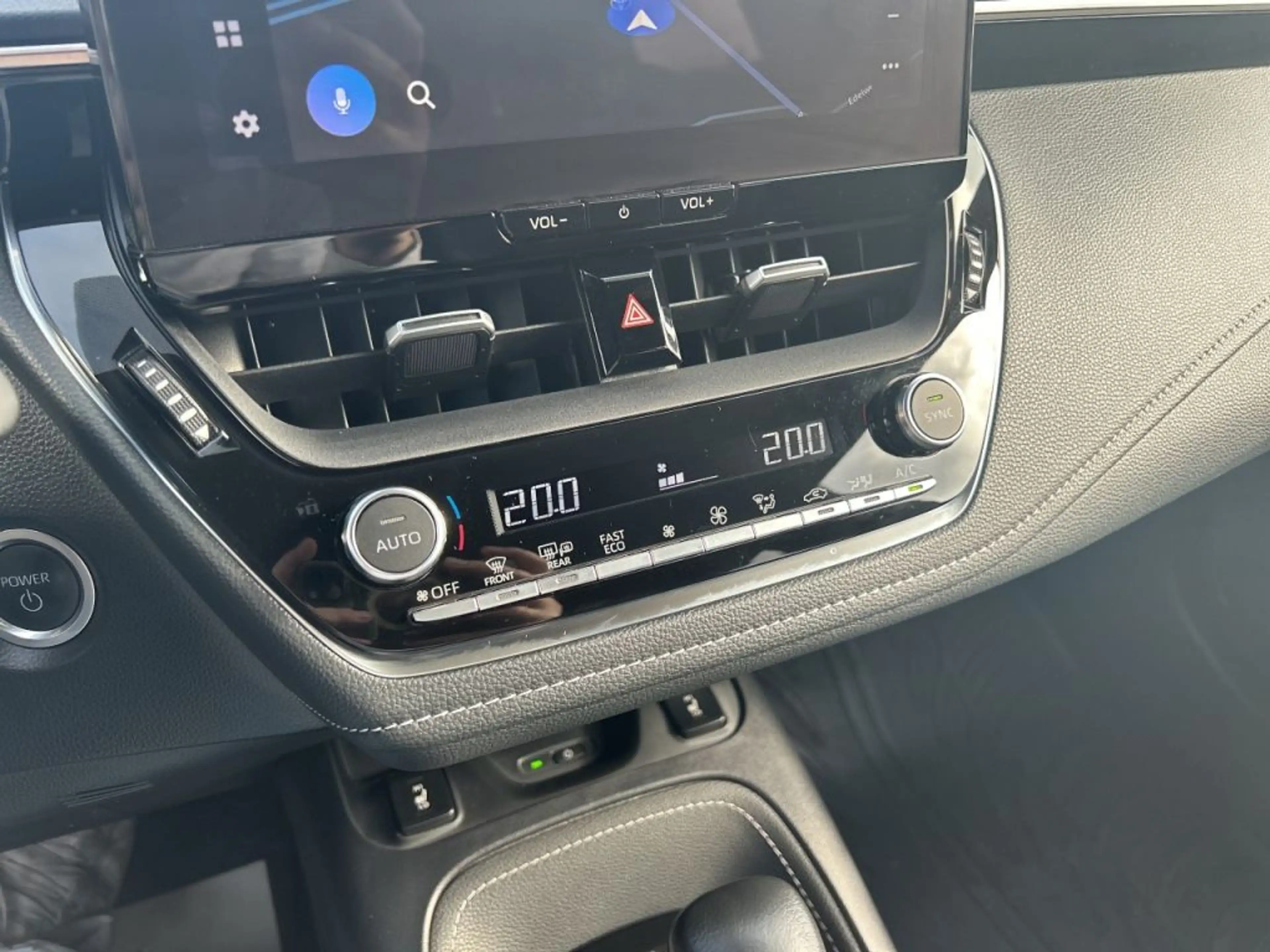 Toyota Corolla 2.0 Hybrid Touring Sports Team Deutschland — photo 16