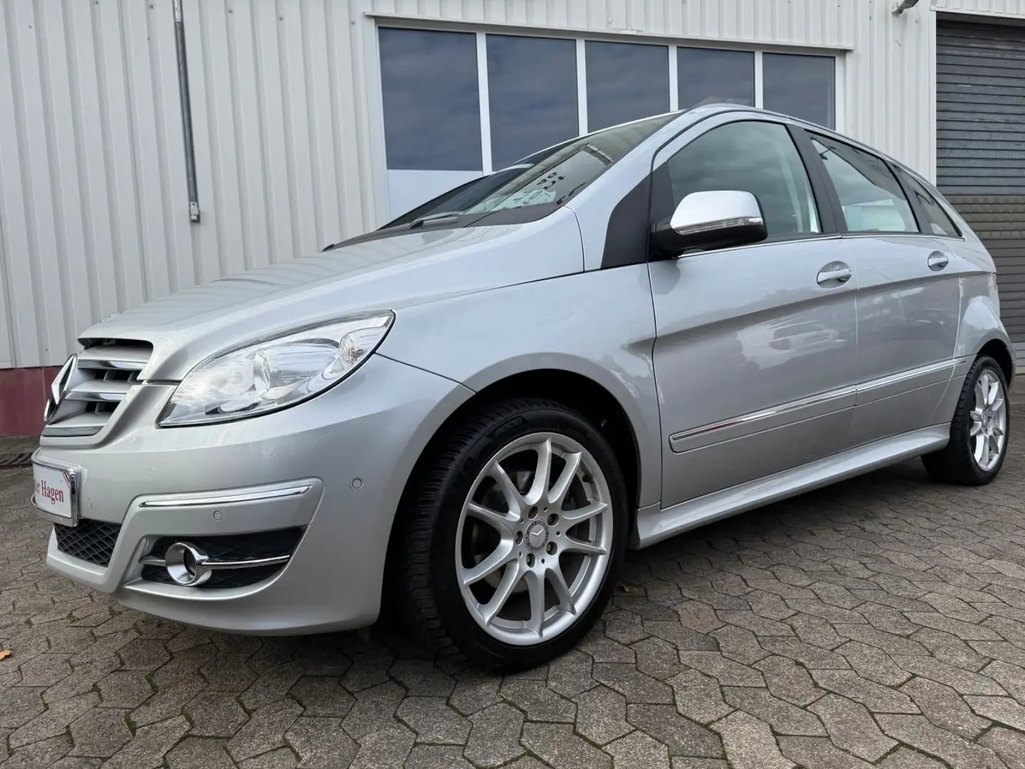 Mercedes-Benz B 200 Automatik 100kW 136PS SportEdition/SHZ/PDC Argent - 2