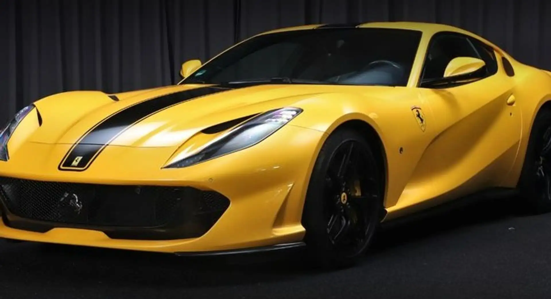Ferrari 812 Superfast Жовтий - 2