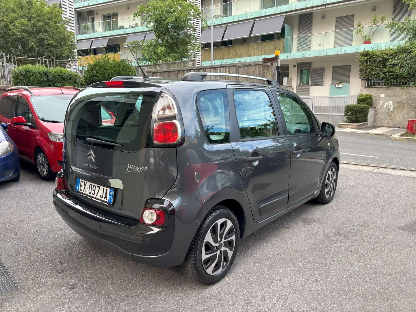 Citroen C3 Picasso C3 Picasso 1.6 HDi 90 Exclusive UNIPROPRIETARIO Gris - 2