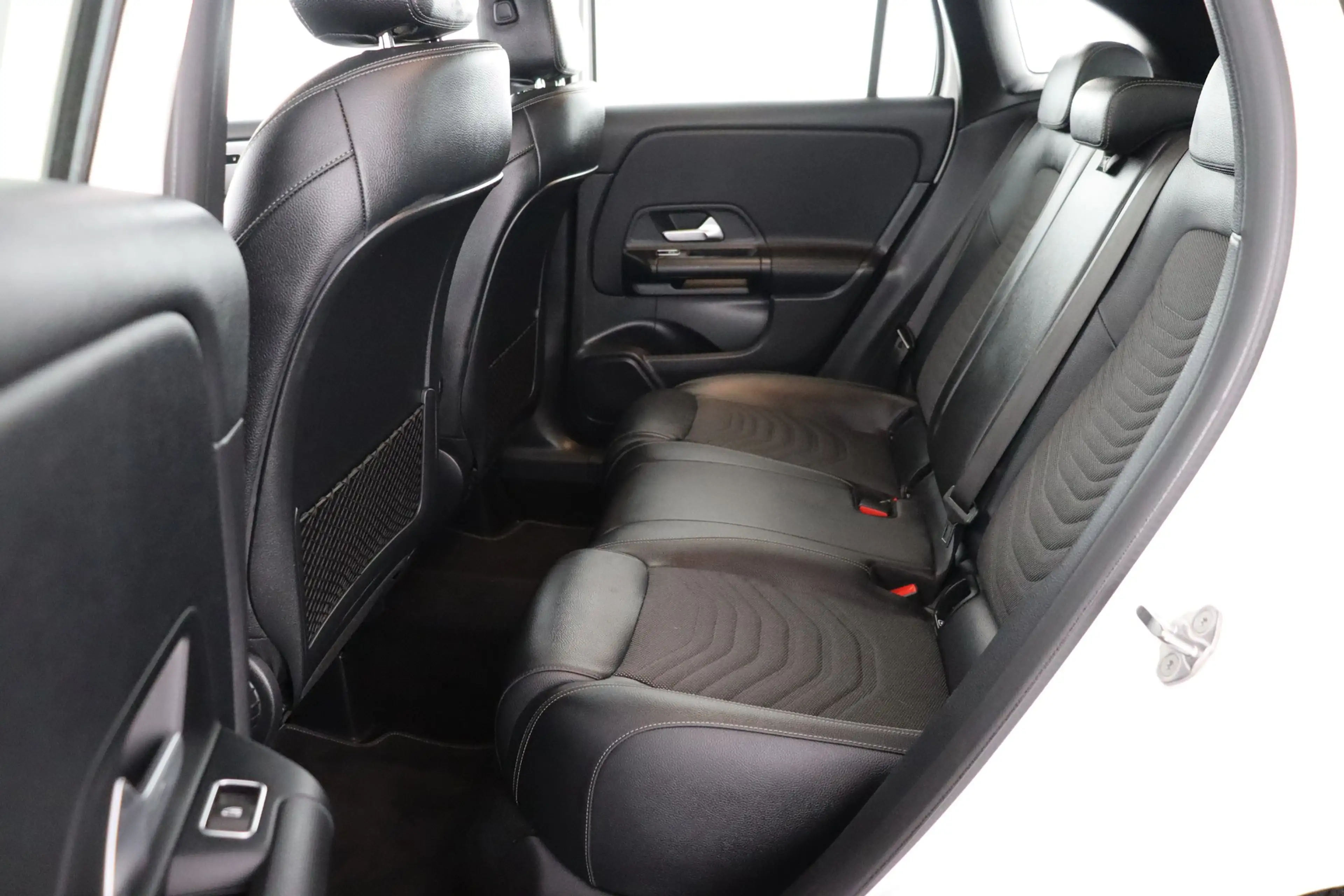 Mercedes-Benz GLA 250 e BUS.SOLUTION iA 8G-DCT + GPS + CARPLAY + CAMERA — photo 13