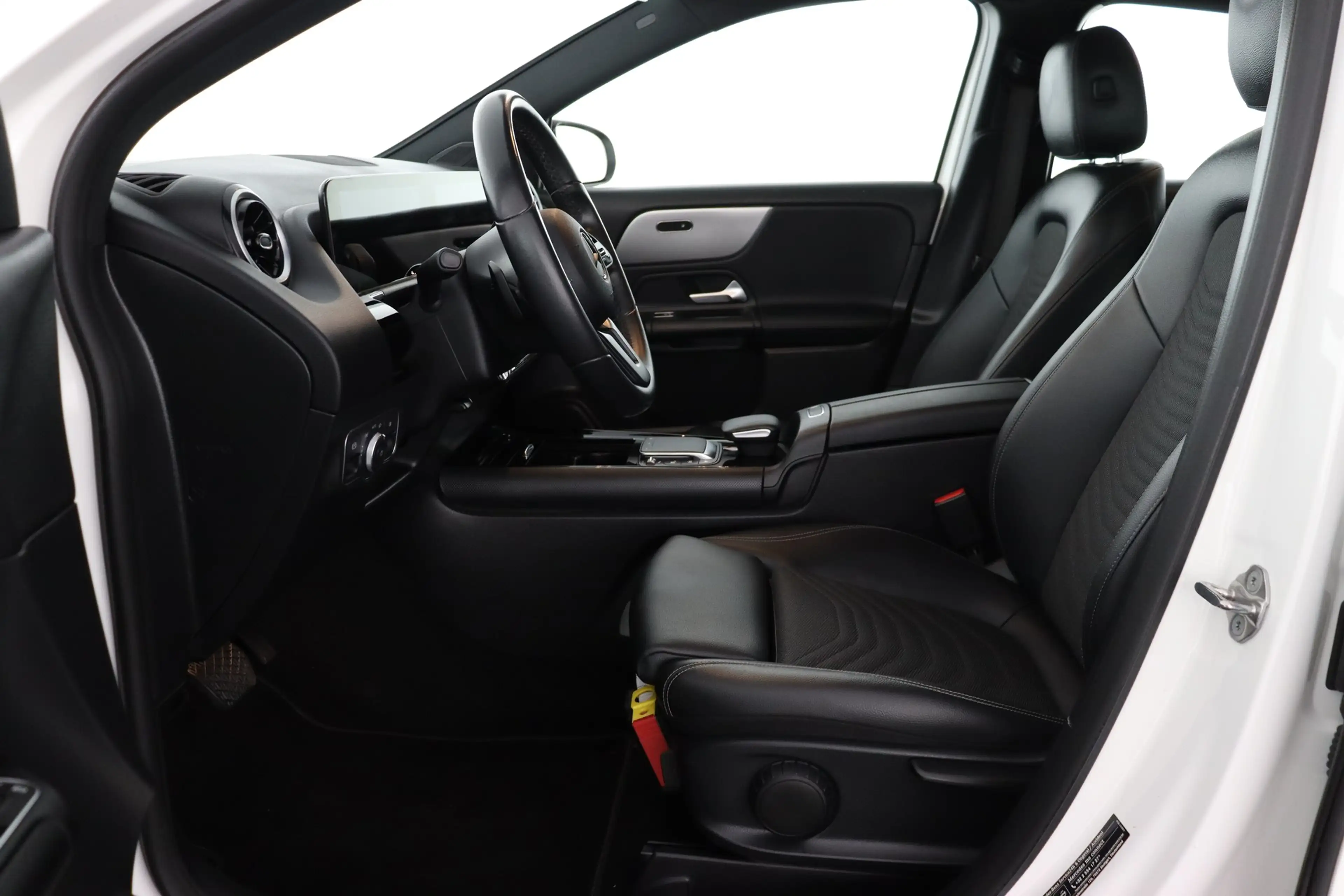 Mercedes-Benz GLA 250 e BUS.SOLUTION iA 8G-DCT + GPS + CARPLAY + CAMERA — photo 10