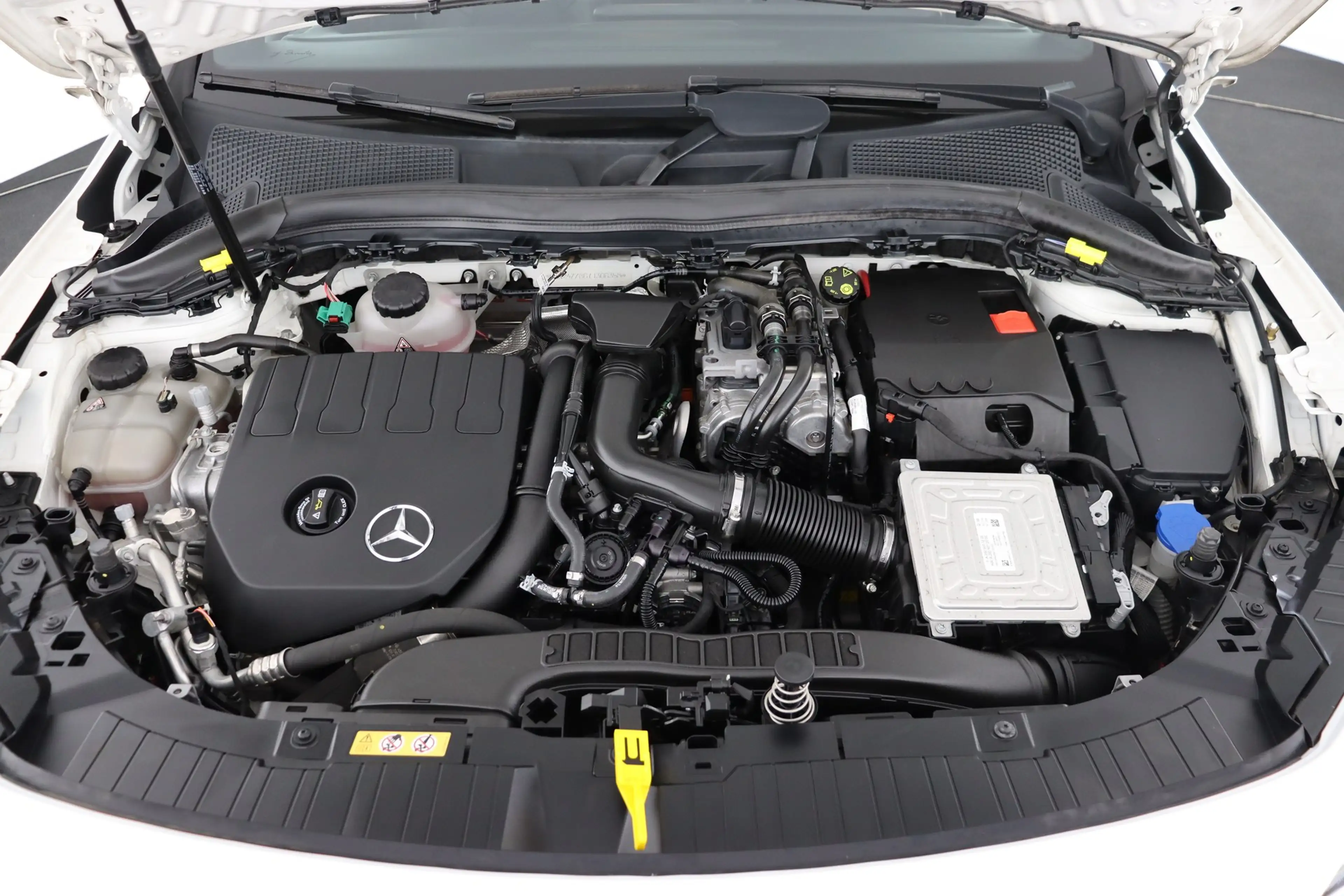 Mercedes-Benz GLA 250 e BUS.SOLUTION iA 8G-DCT + GPS + CARPLAY + CAMERA — photo 14