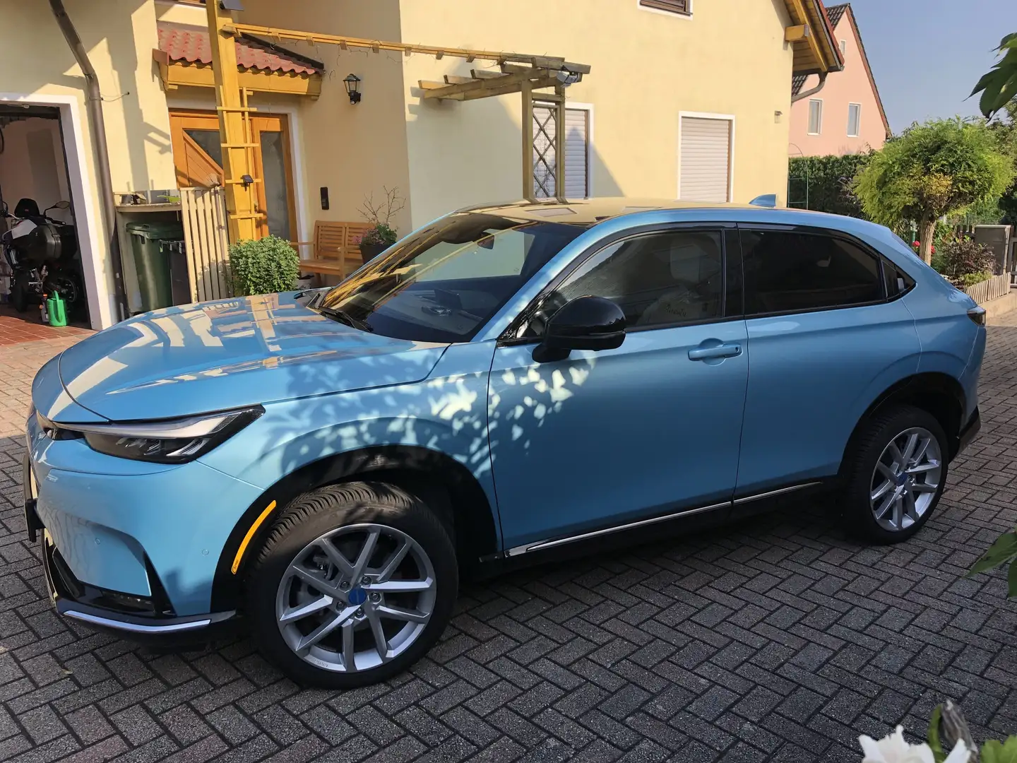 Honda e:Ny1 Advance-Paket Pano 360 Kam Leder el Heckklappe Niebieski - 2