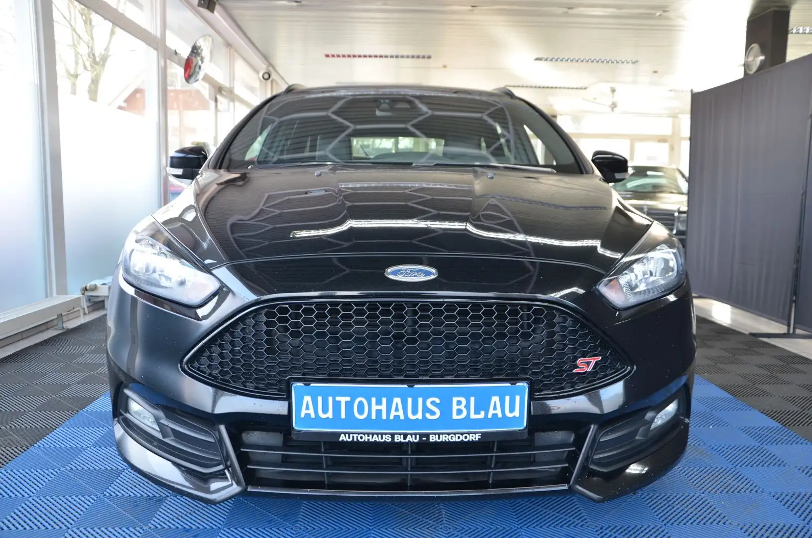 Ford Focus Turnier ST 2.0 EB *LEDER-SPORT-PAKET*NAVI* Schwarz - 2