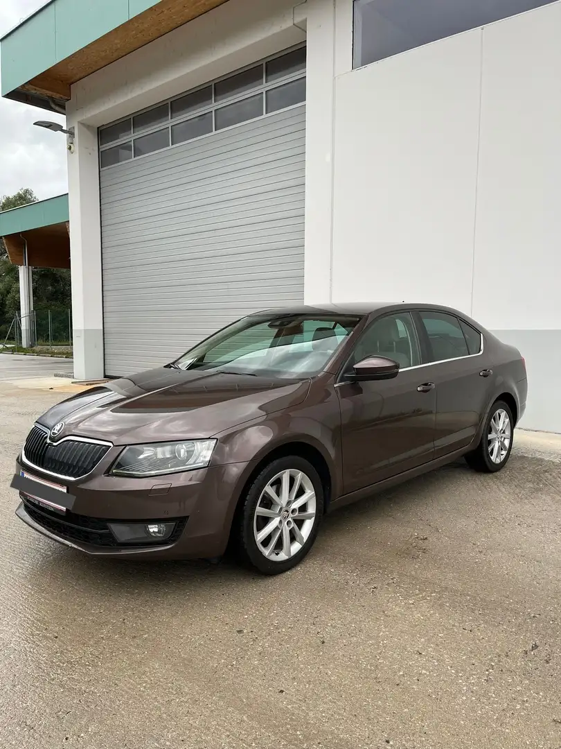 Skoda Octavia 1,6 Elegance TDI | 1. Hand | Scheckheft Brun - 1