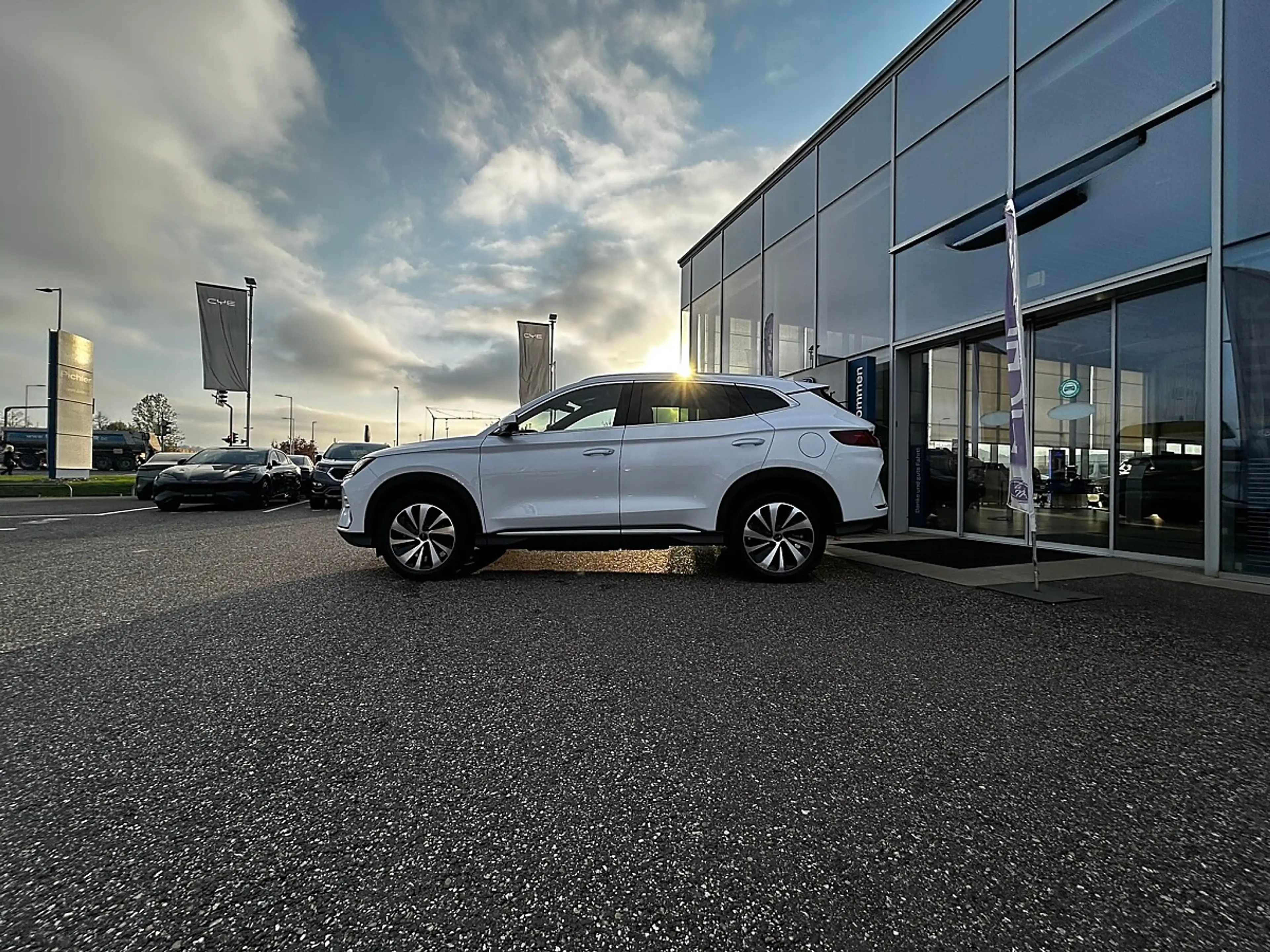 BYD Seal U DM-i PHEV 18,3kWh AWD Design LEASING AKTION — photo 5